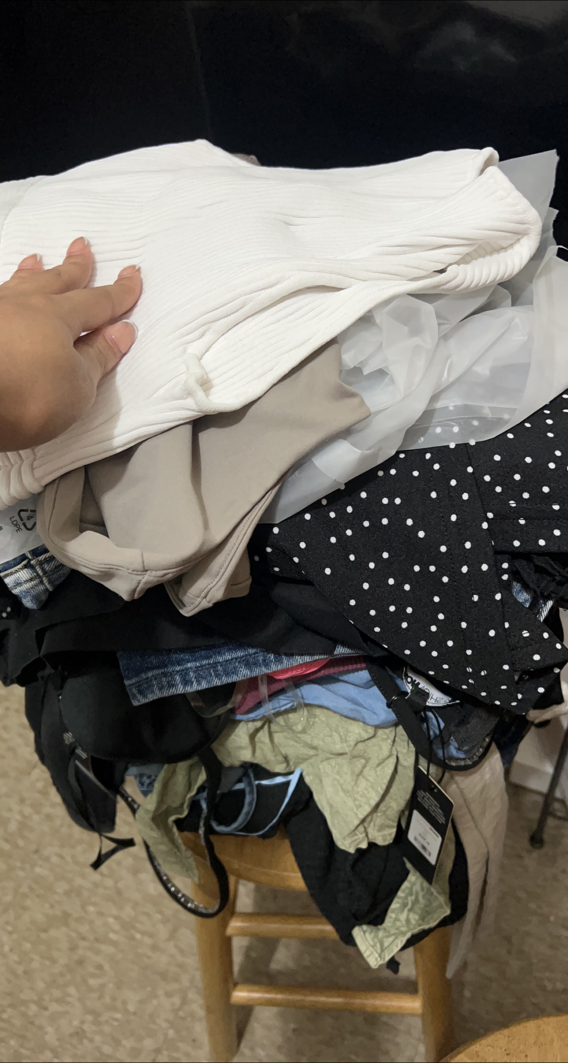Mixed Clothing Lot thumbnail