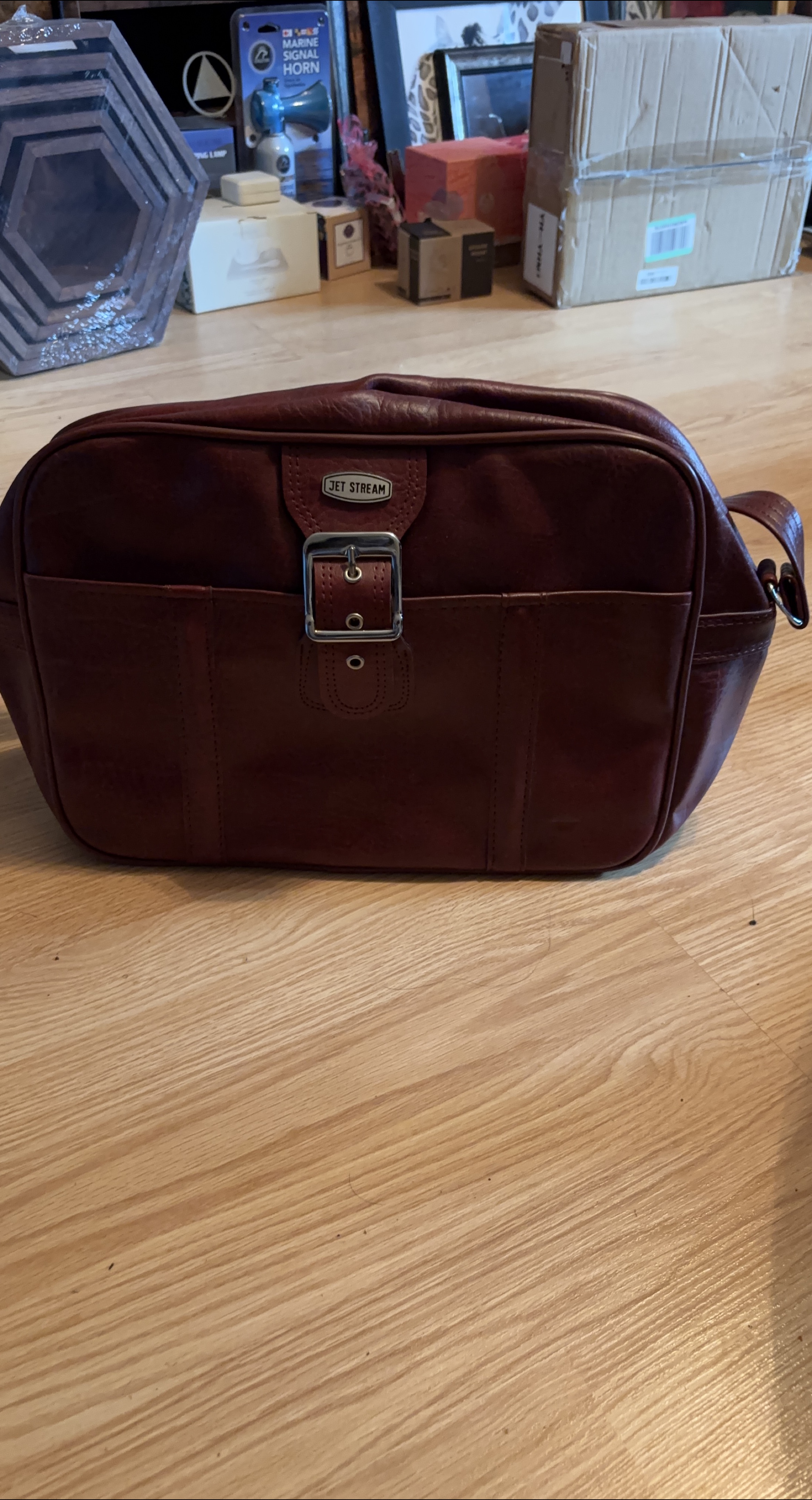Jet Stream Brown Leather Shoulder Bag thumbnail