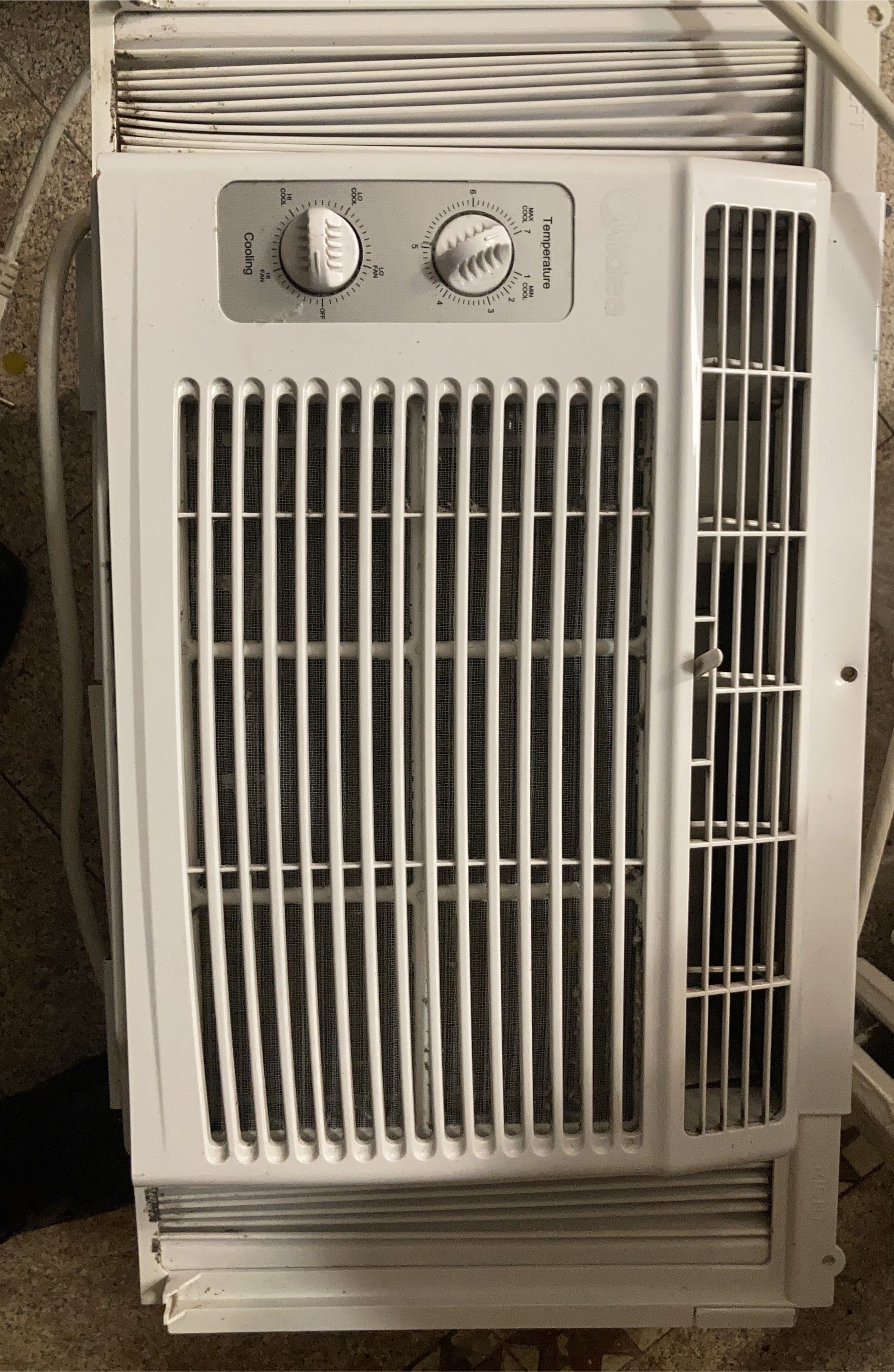 Midea Window Air Conditioner thumbnail