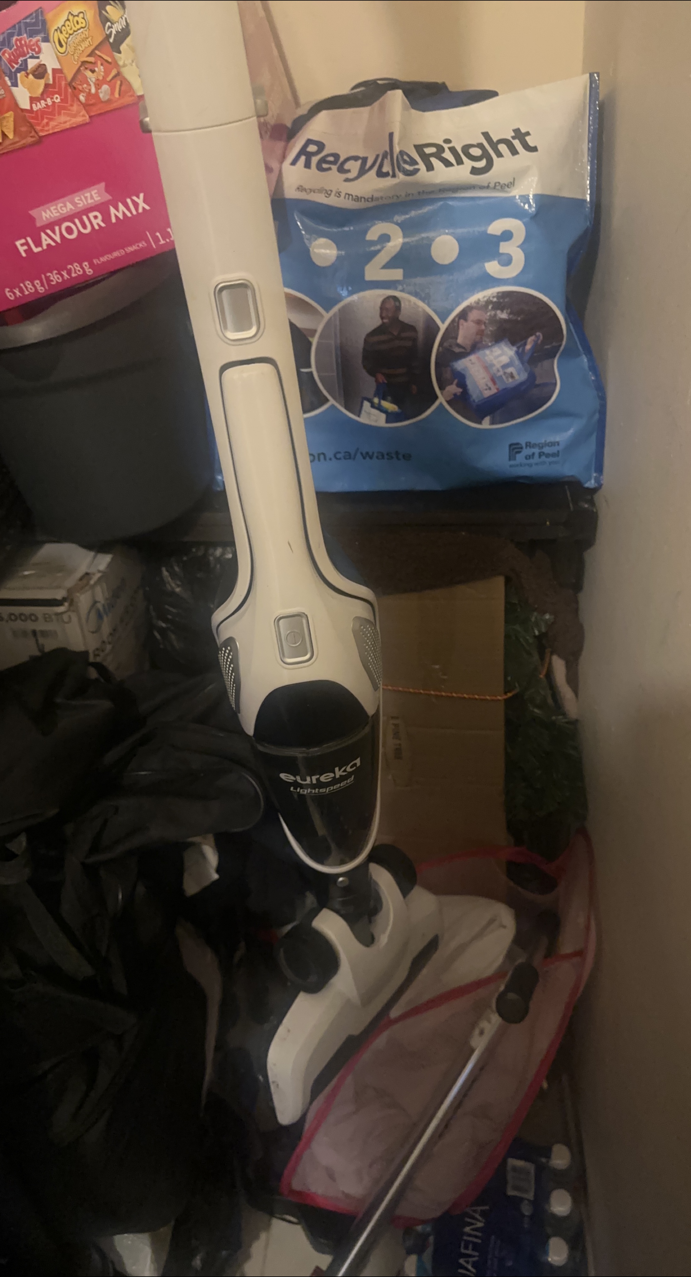 Eureka Lightspeed Cordless Vacuum thumbnail