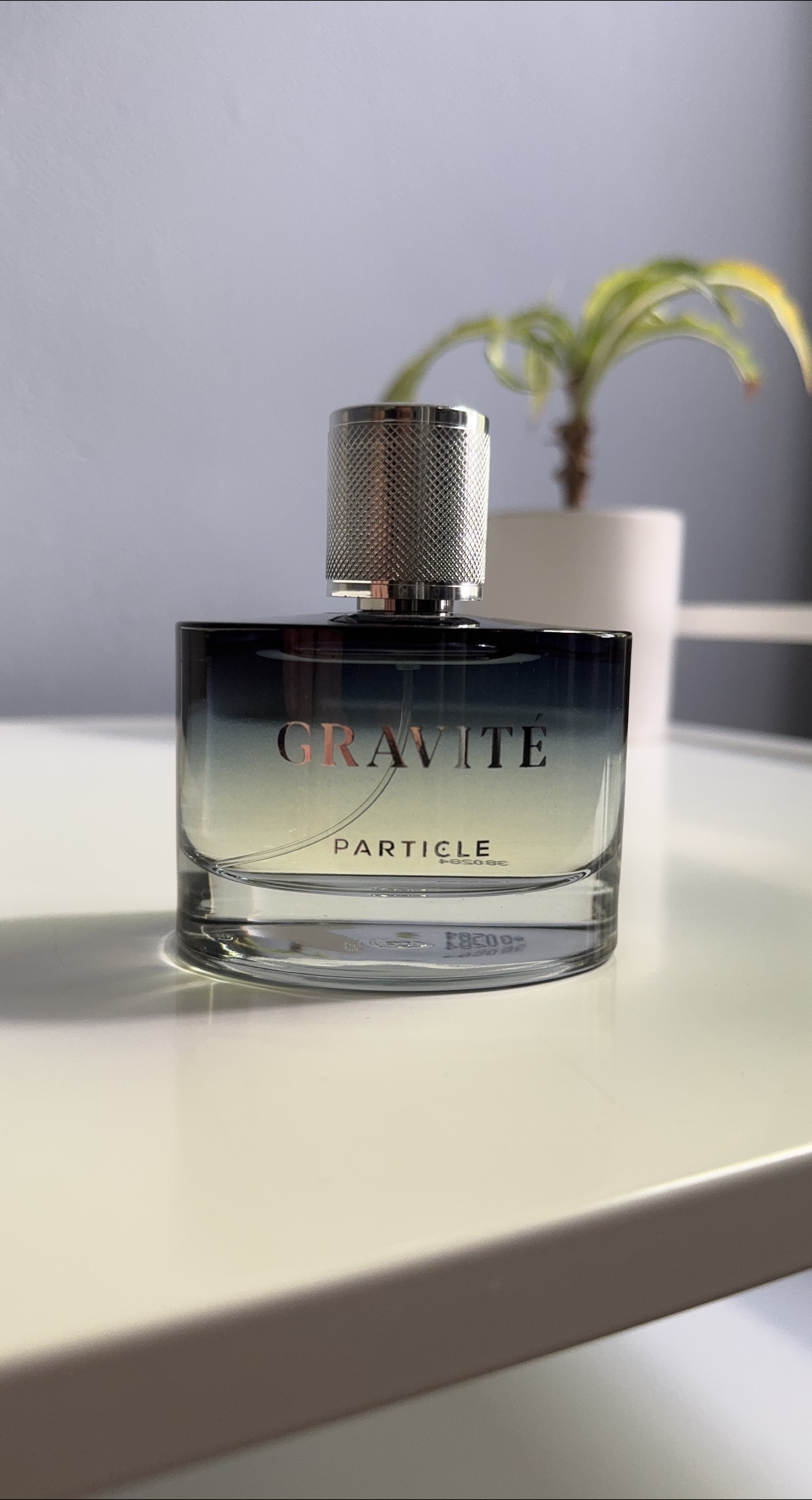 Gravite Particle Eau de Parfum thumbnail