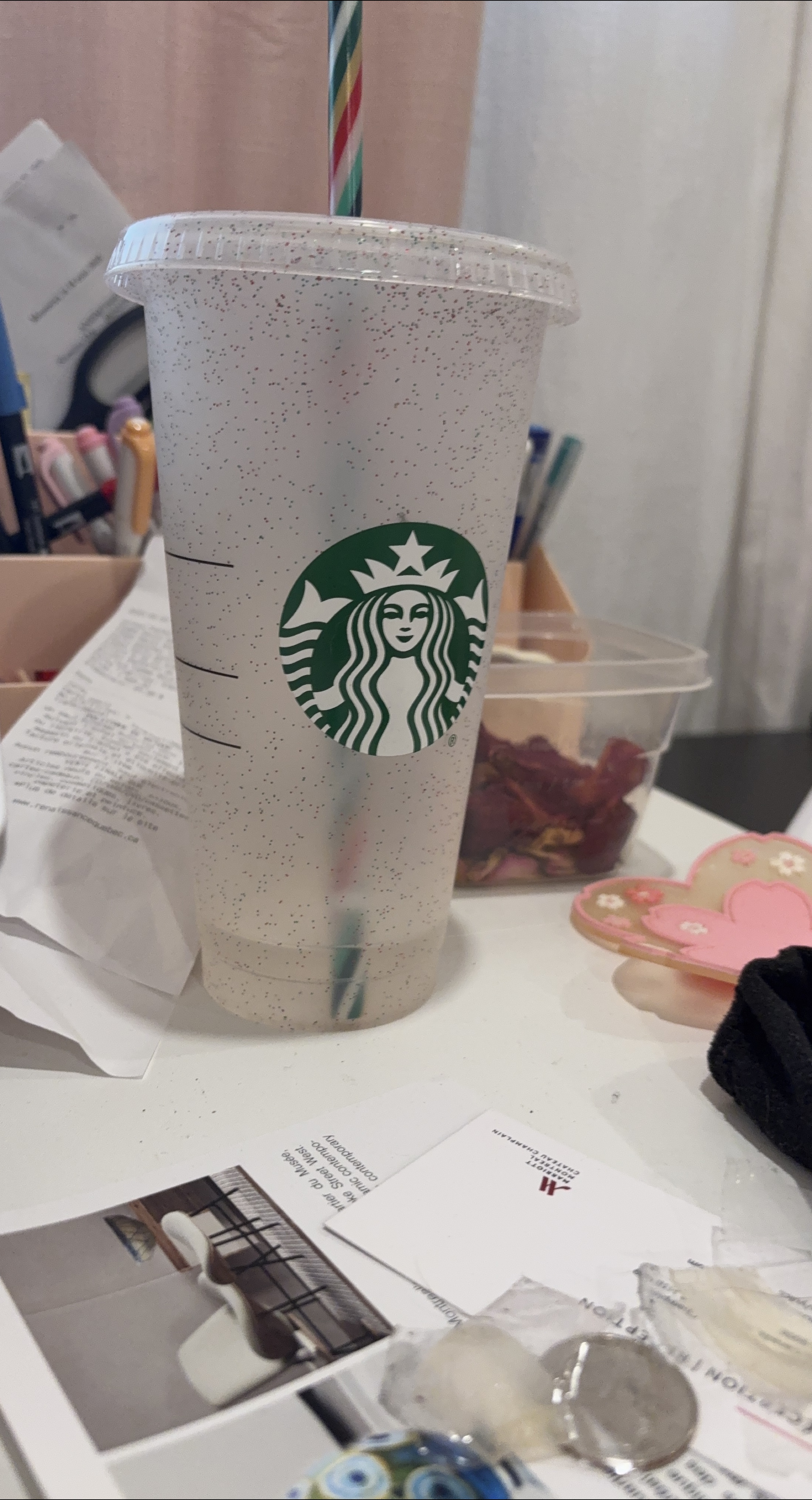 Tasse Starbucks à paillettes thumbnail