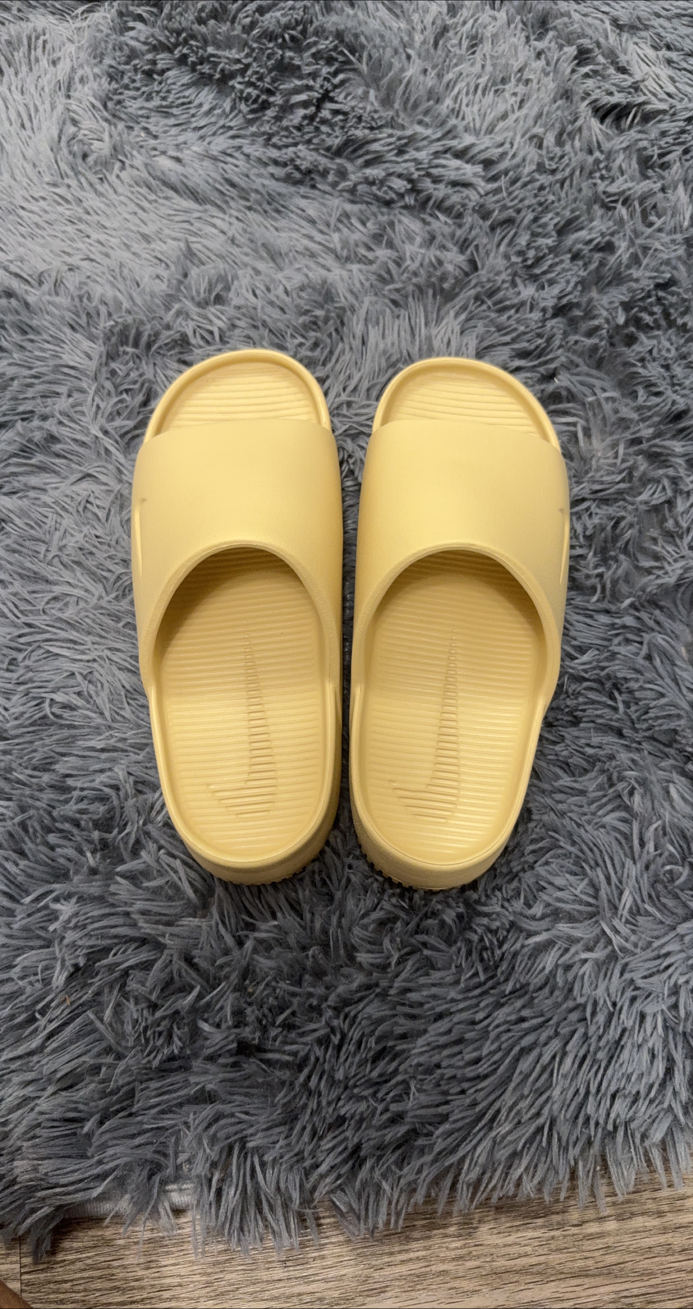 Nike Offcourt Slides - Yellow thumbnail