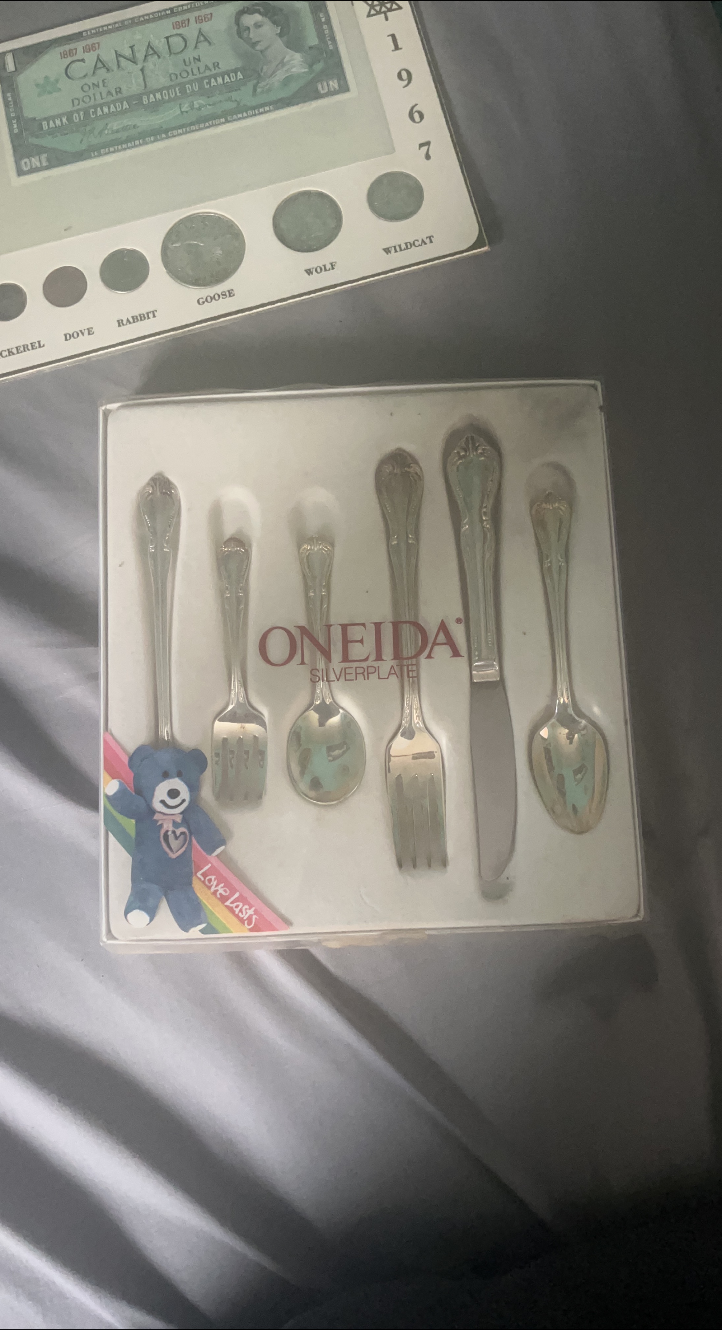 Oneida Silverplate Cutlery Set thumbnail