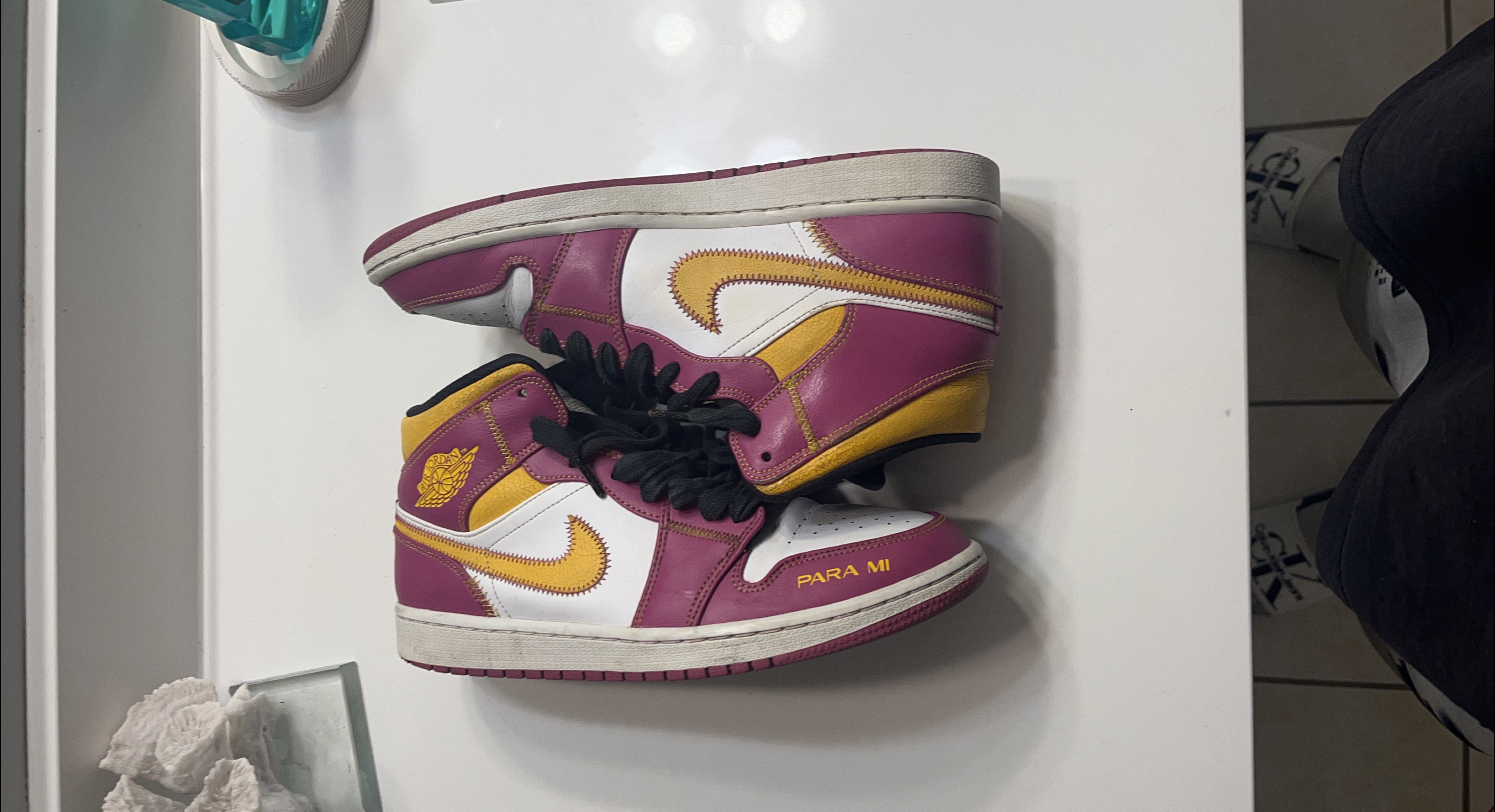 Nike Air Jordan 1 Mid 'Para Mi Familia' Shoes thumbnail