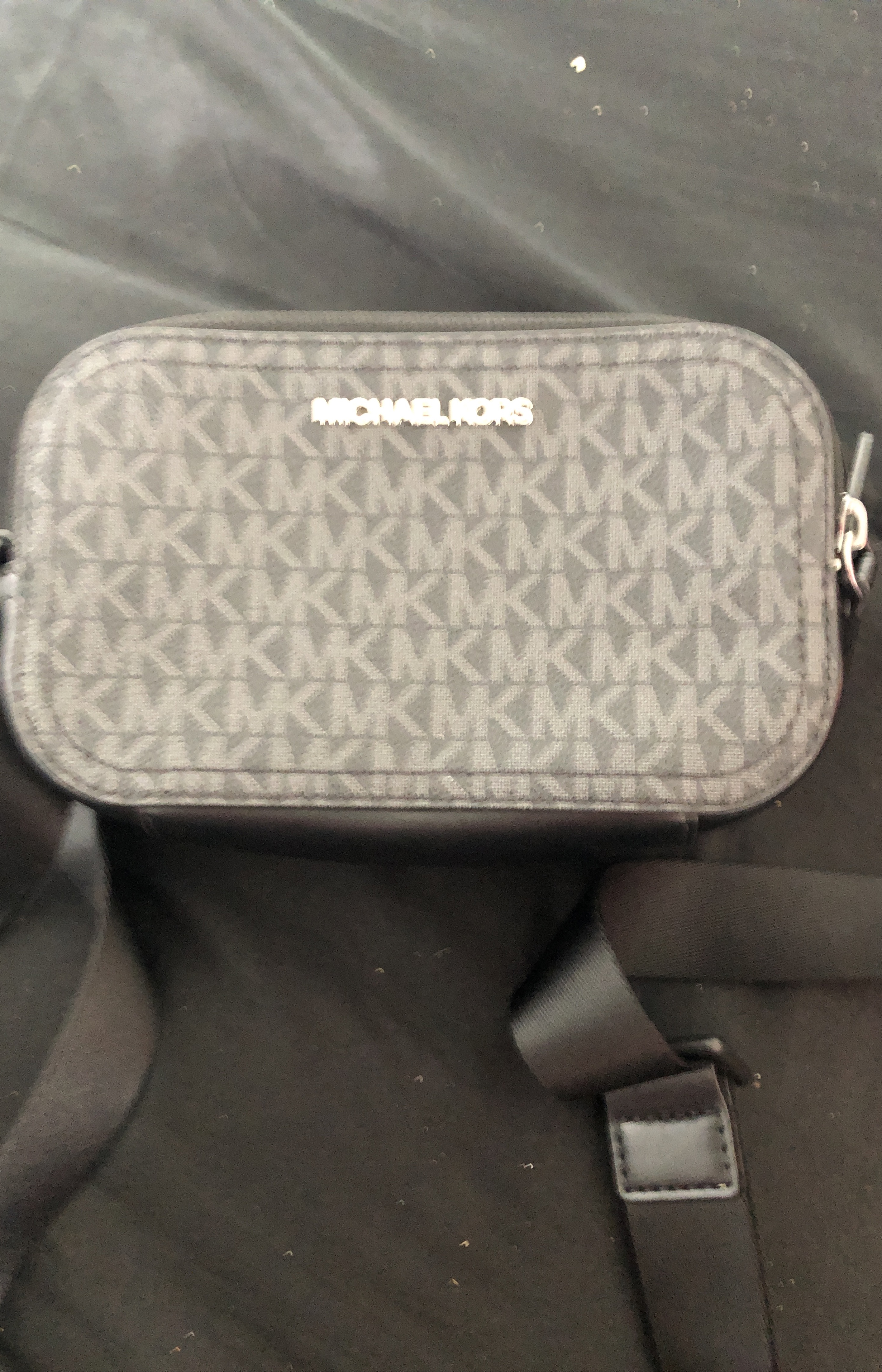 Michael Kors Crossbody Bag image indicator(1)