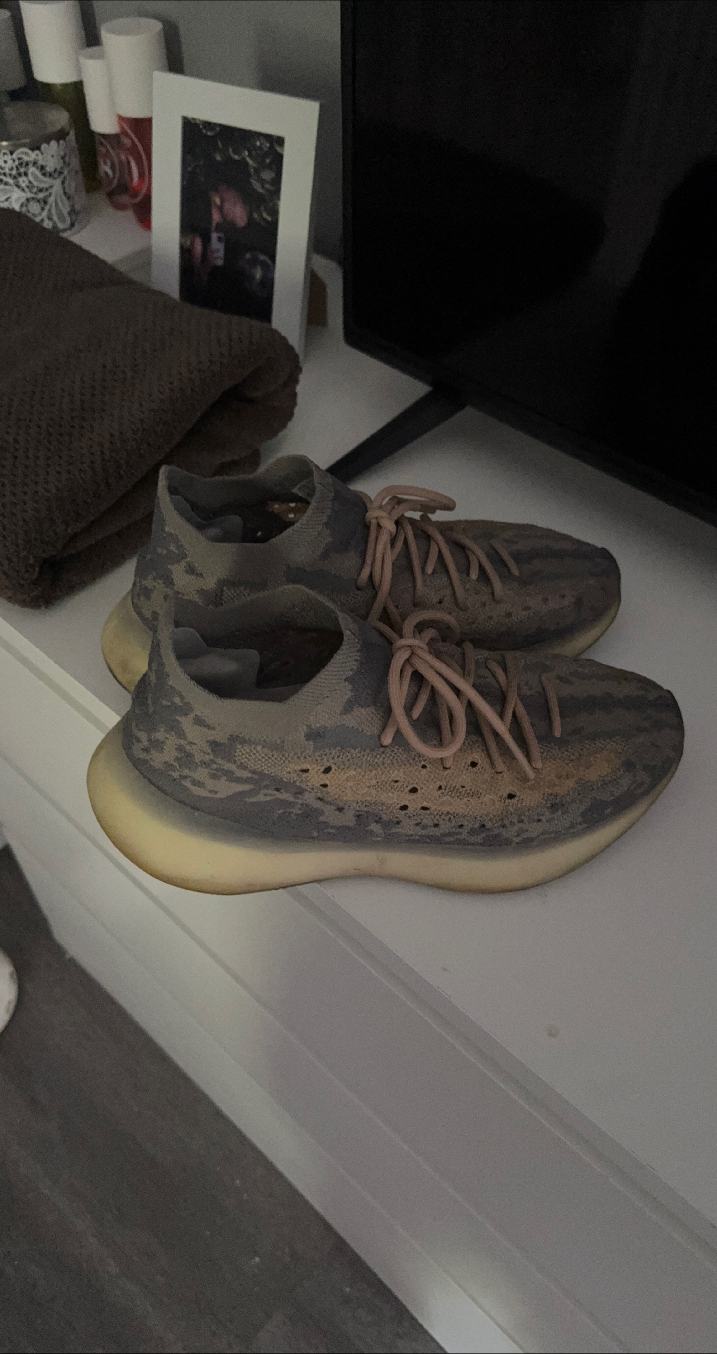 Adidas Yeezy Boost 380 thumbnail