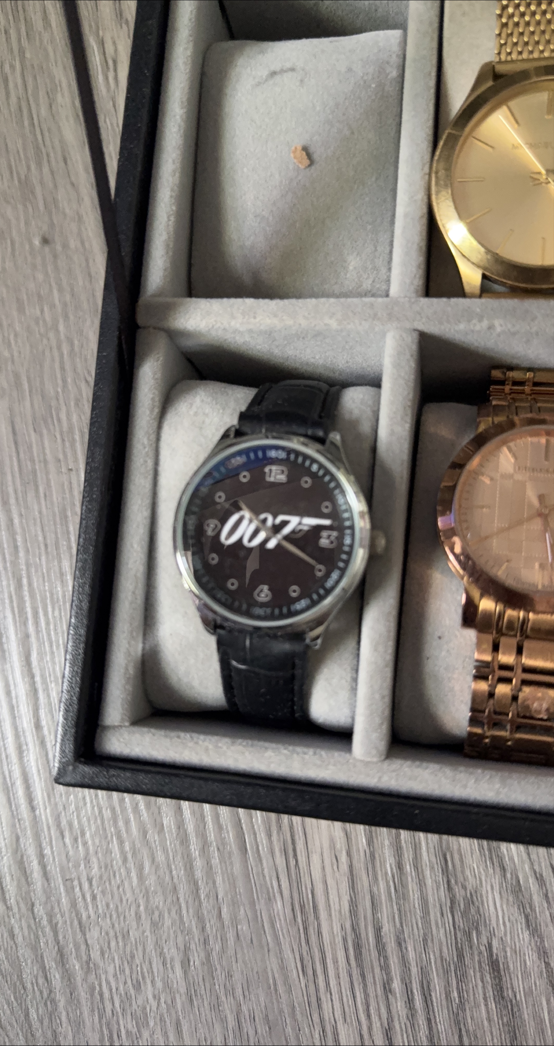 James Bond 007 Watch thumbnail