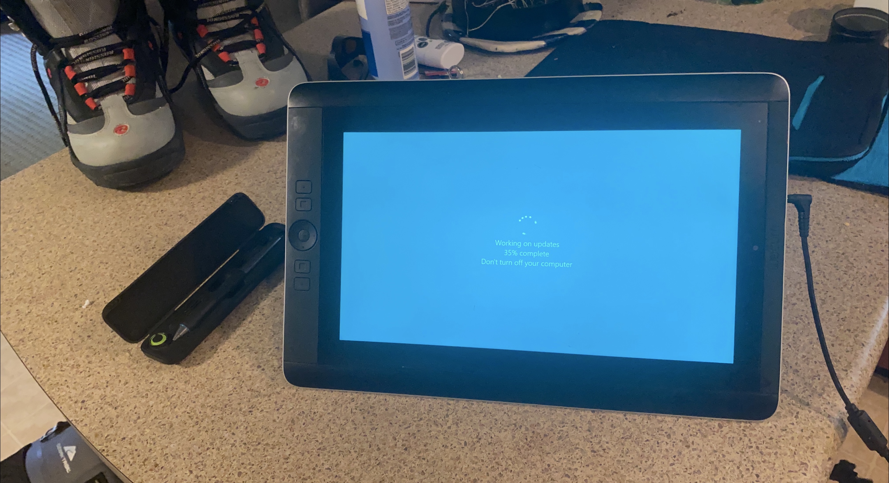 Wacom Cintiq Companion DTH-W1300 256GB Tablet thumbnail