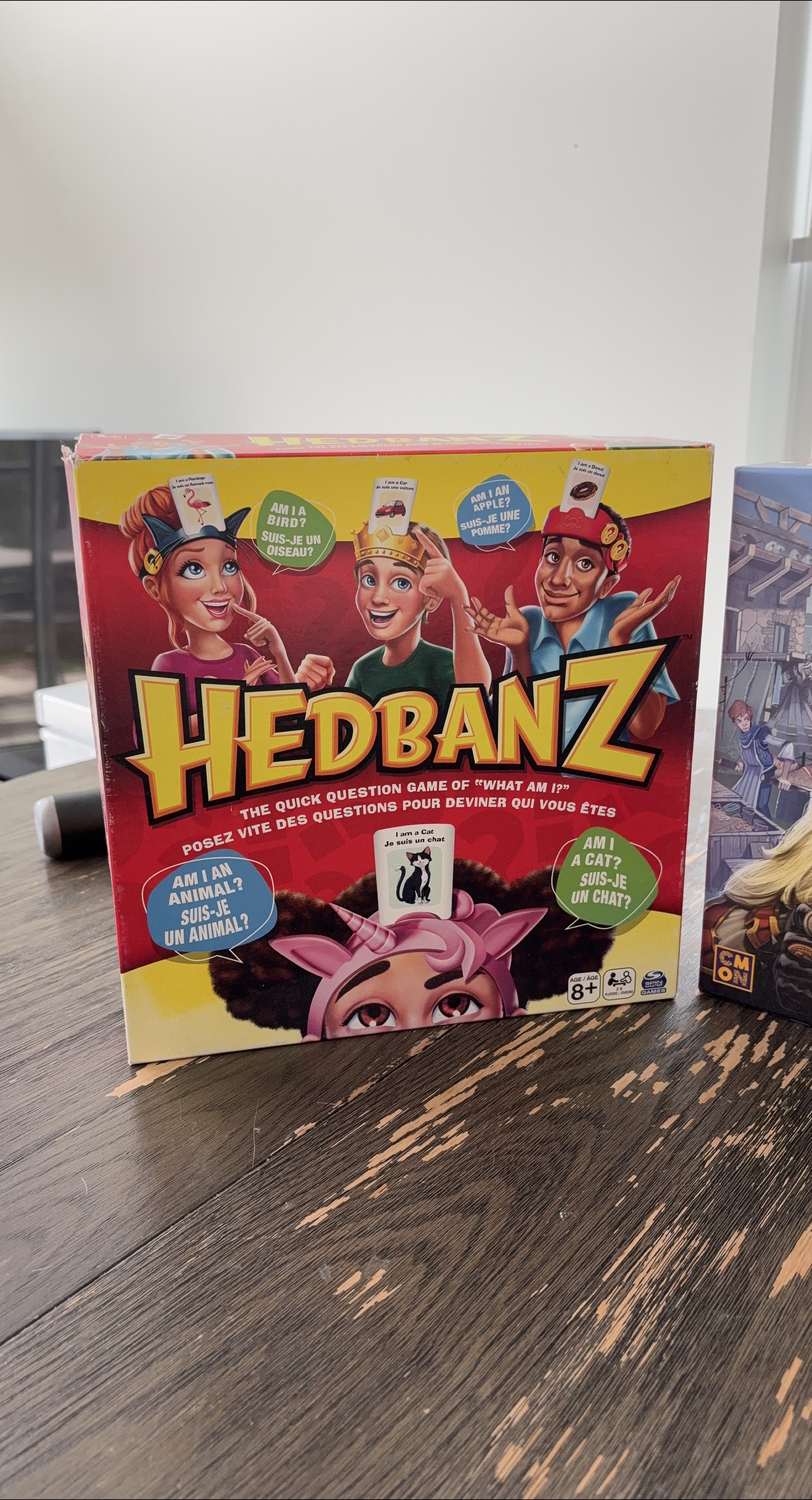 Hedbanz - The Quick Question Game thumbnail