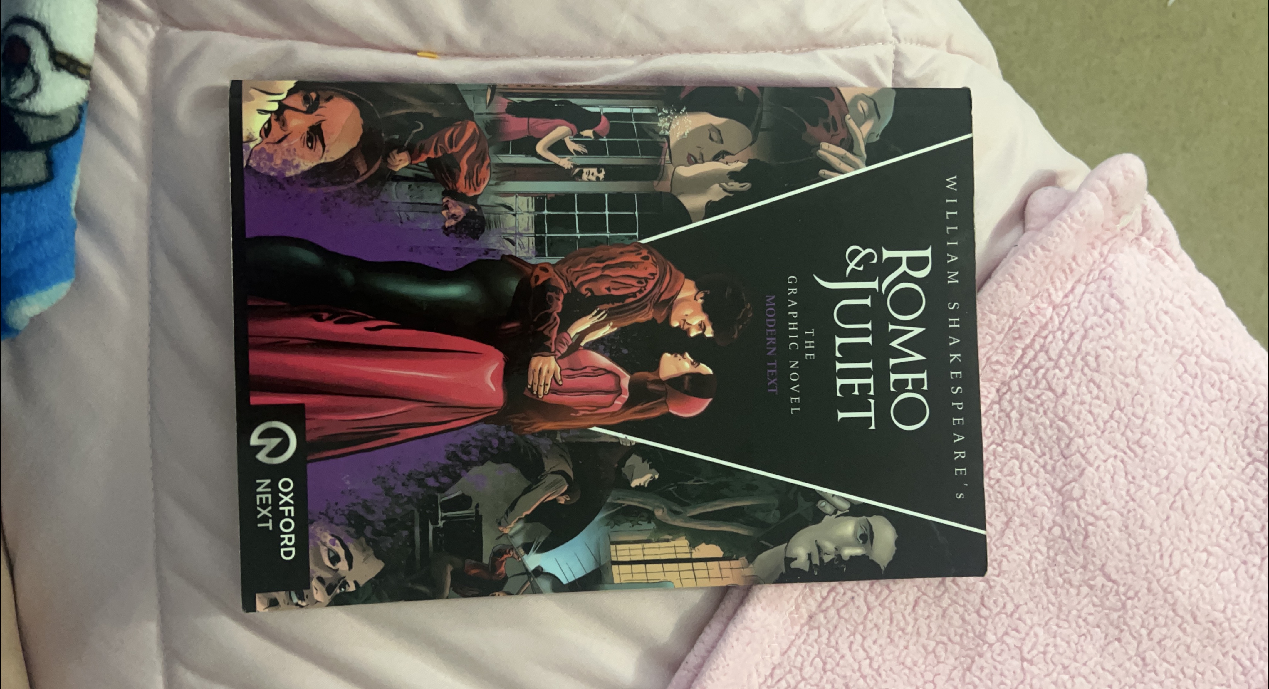 Romeo & Juliet Graphic Novel - Oxford Next thumbnail