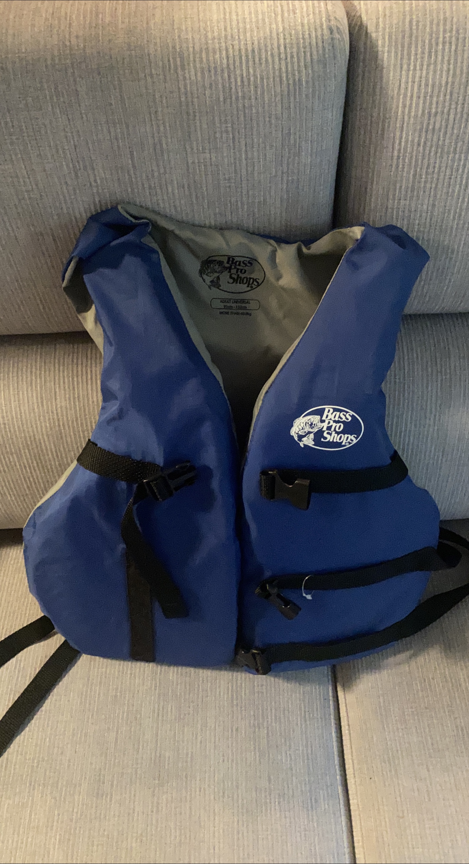 Bass Pro Shops Adult Universal Life Vest thumbnail