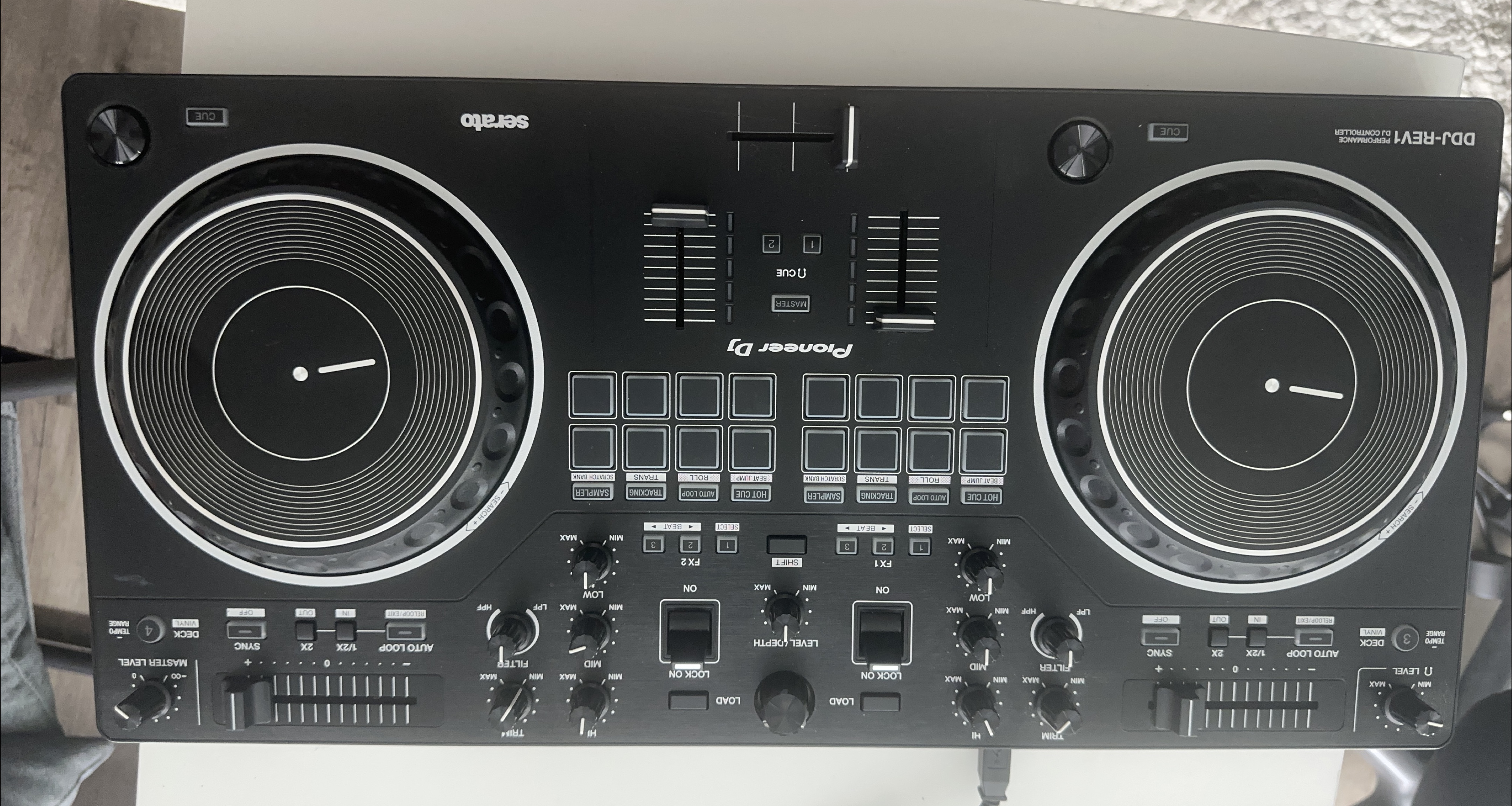 Pioneer DJ DDJ-REV1 DJ Controller - Serato thumbnail