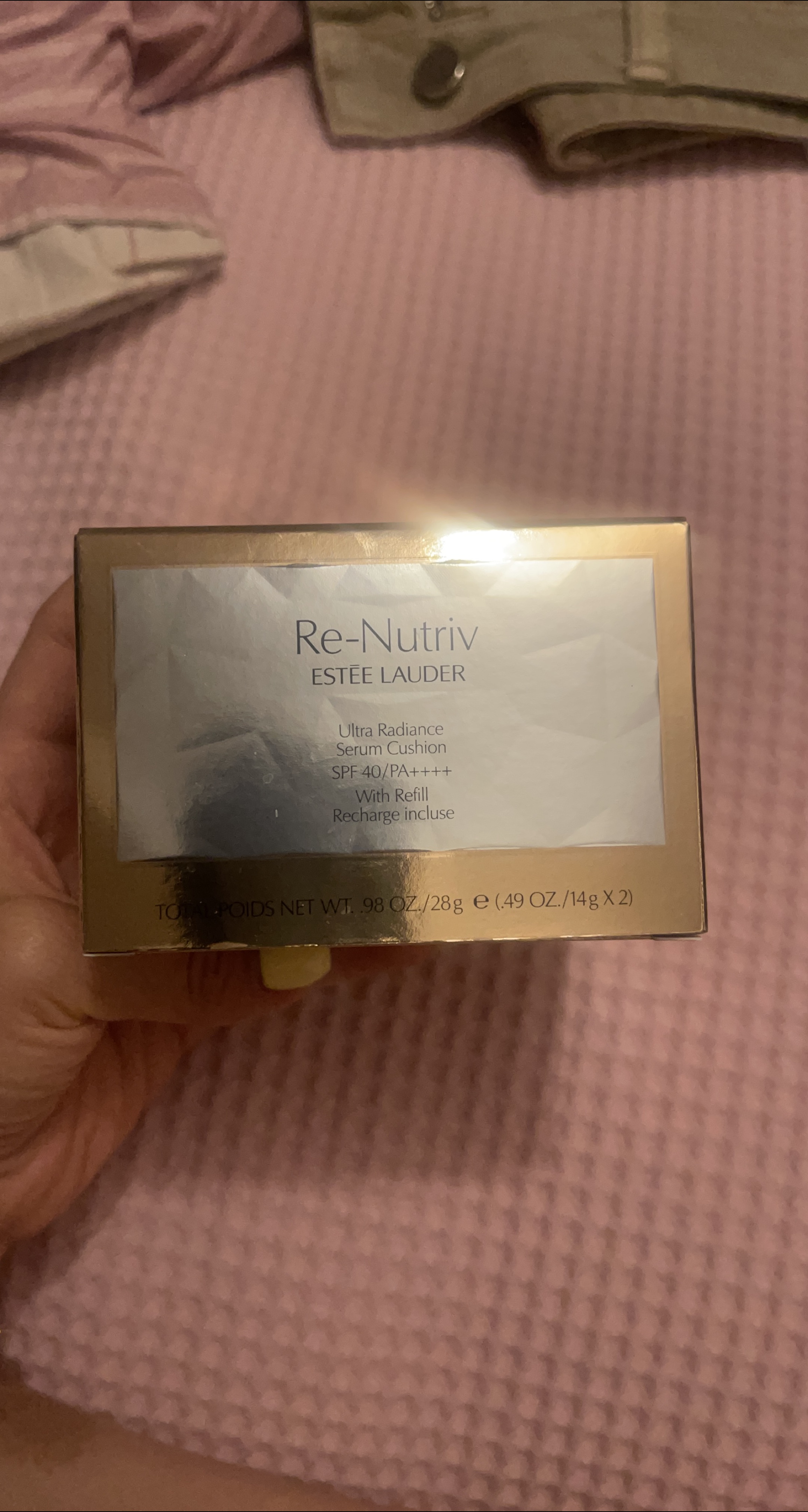 Estee Lauder Re-Nutriv Ultra Radiance Serum Cushion thumbnail