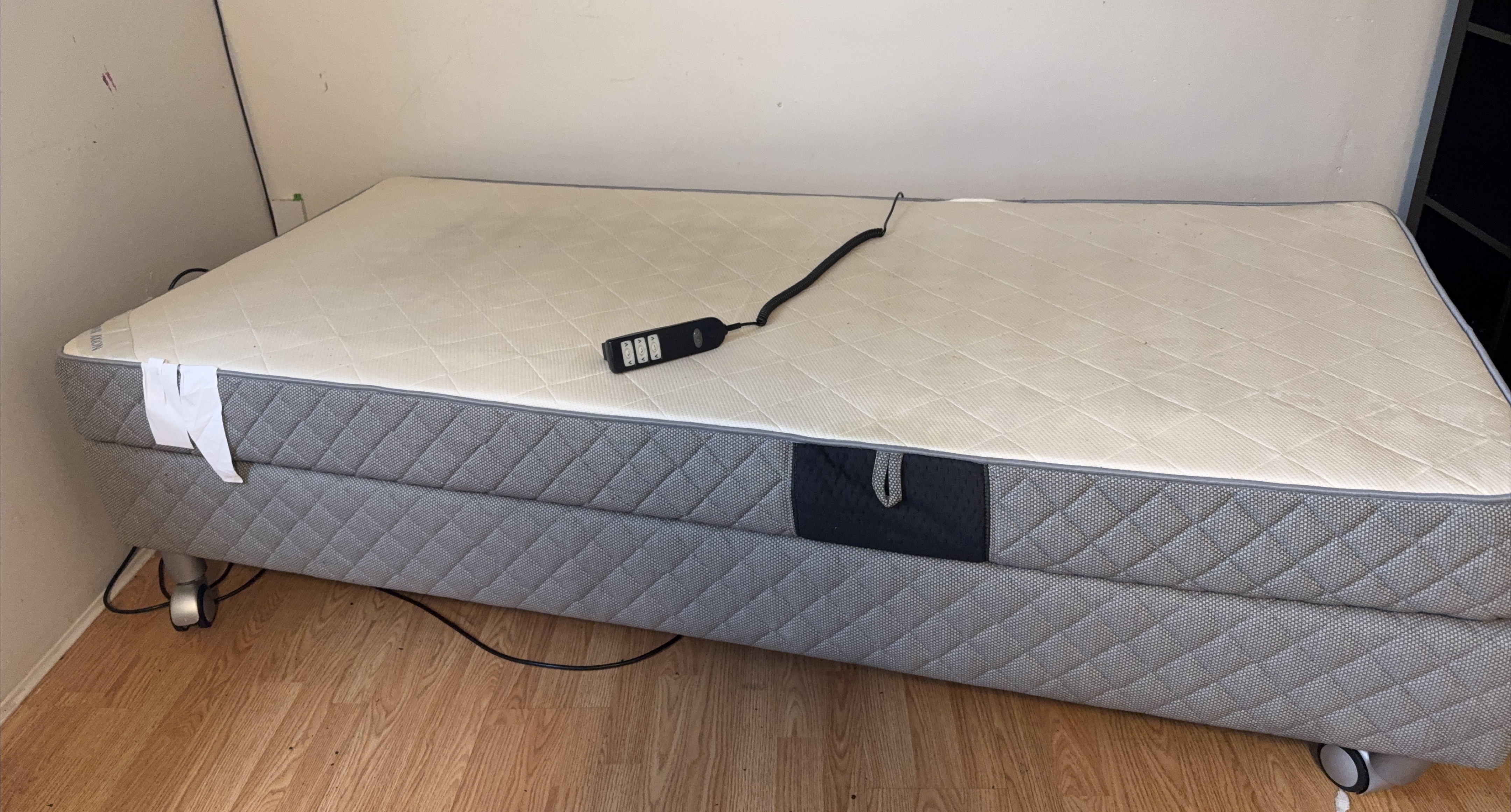DUX single bed thumbnail