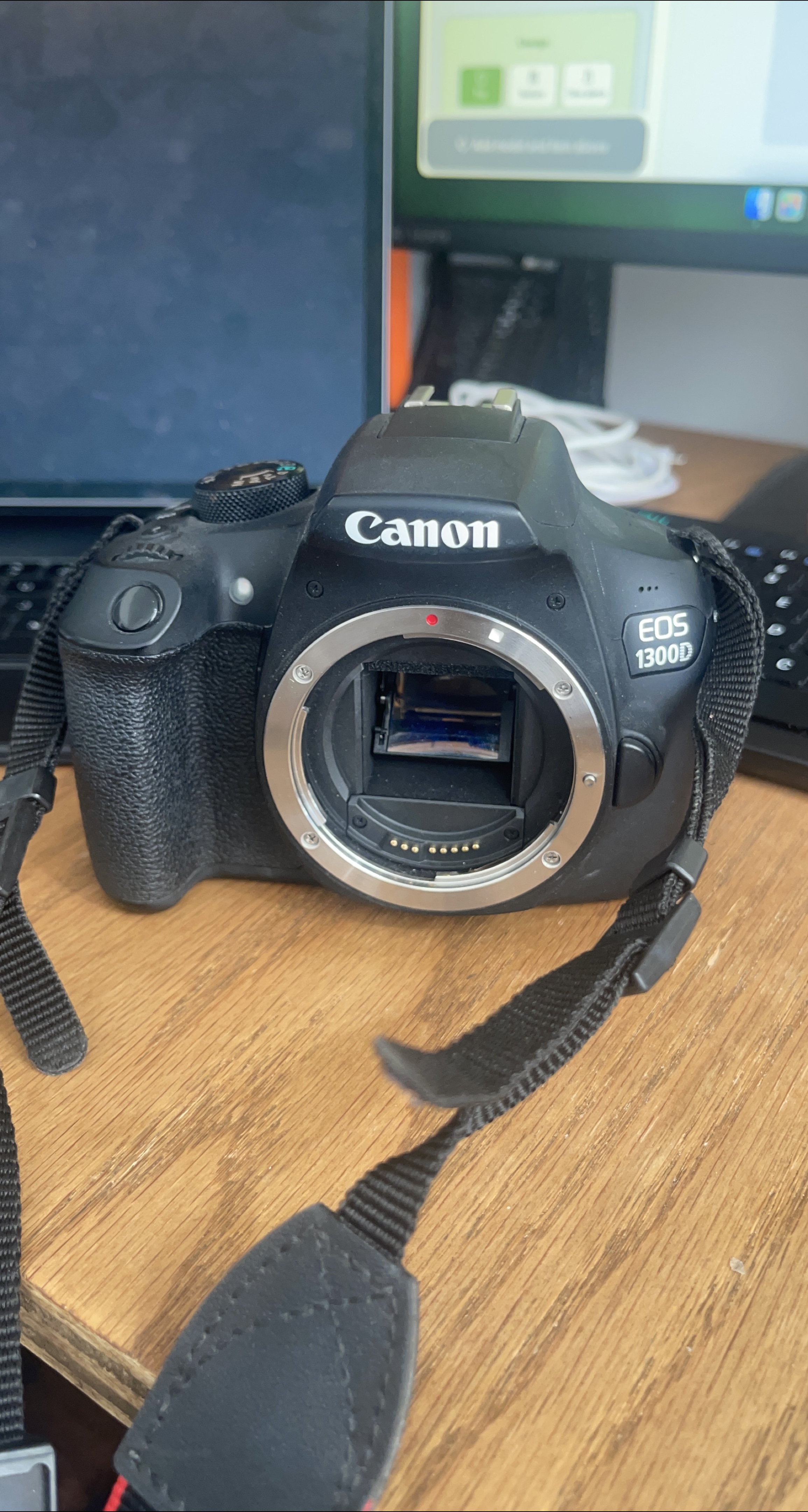 Canon EOS 1300D DSLR Camera (just body) thumbnail
