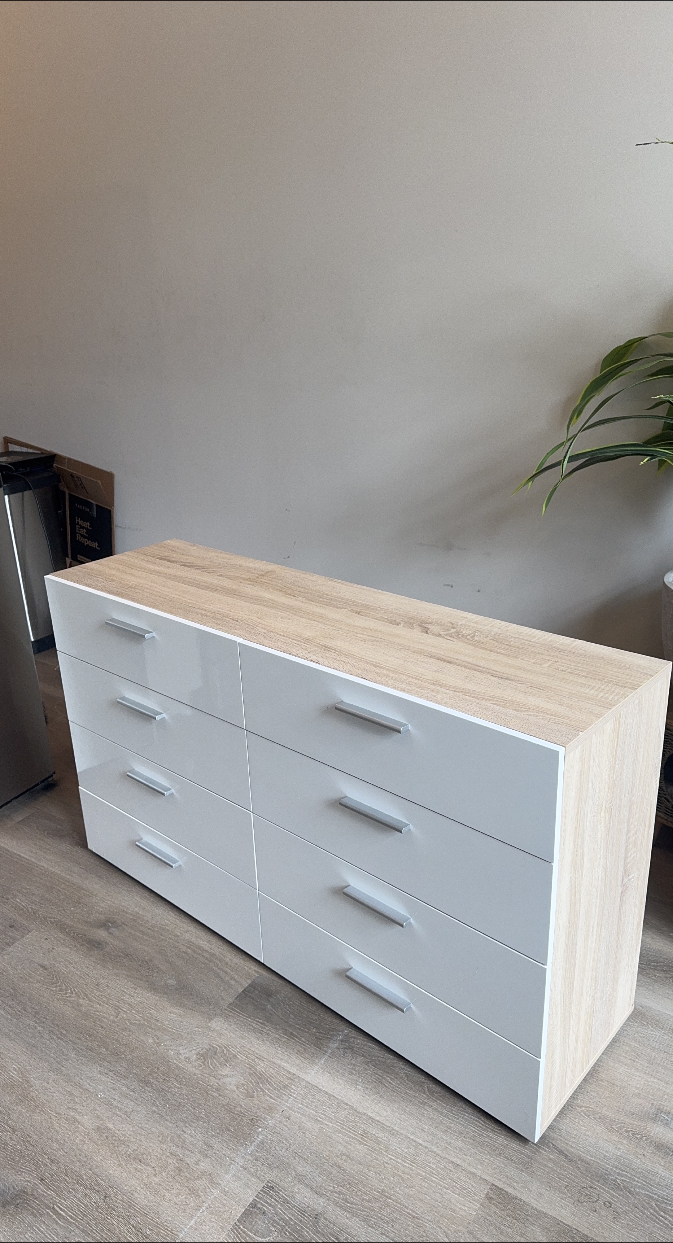 White & Oak 6-Drawer Dresser - photo 2