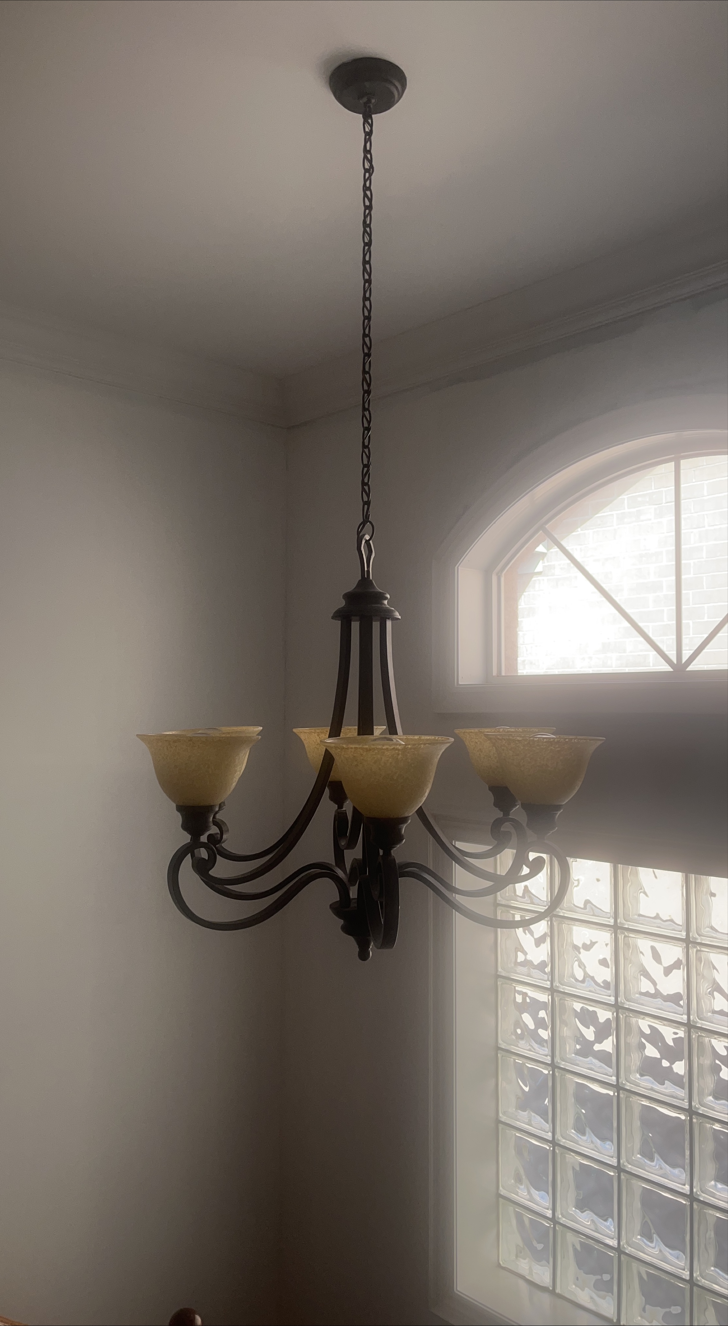 Chandelier with 5 Lights thumbnail