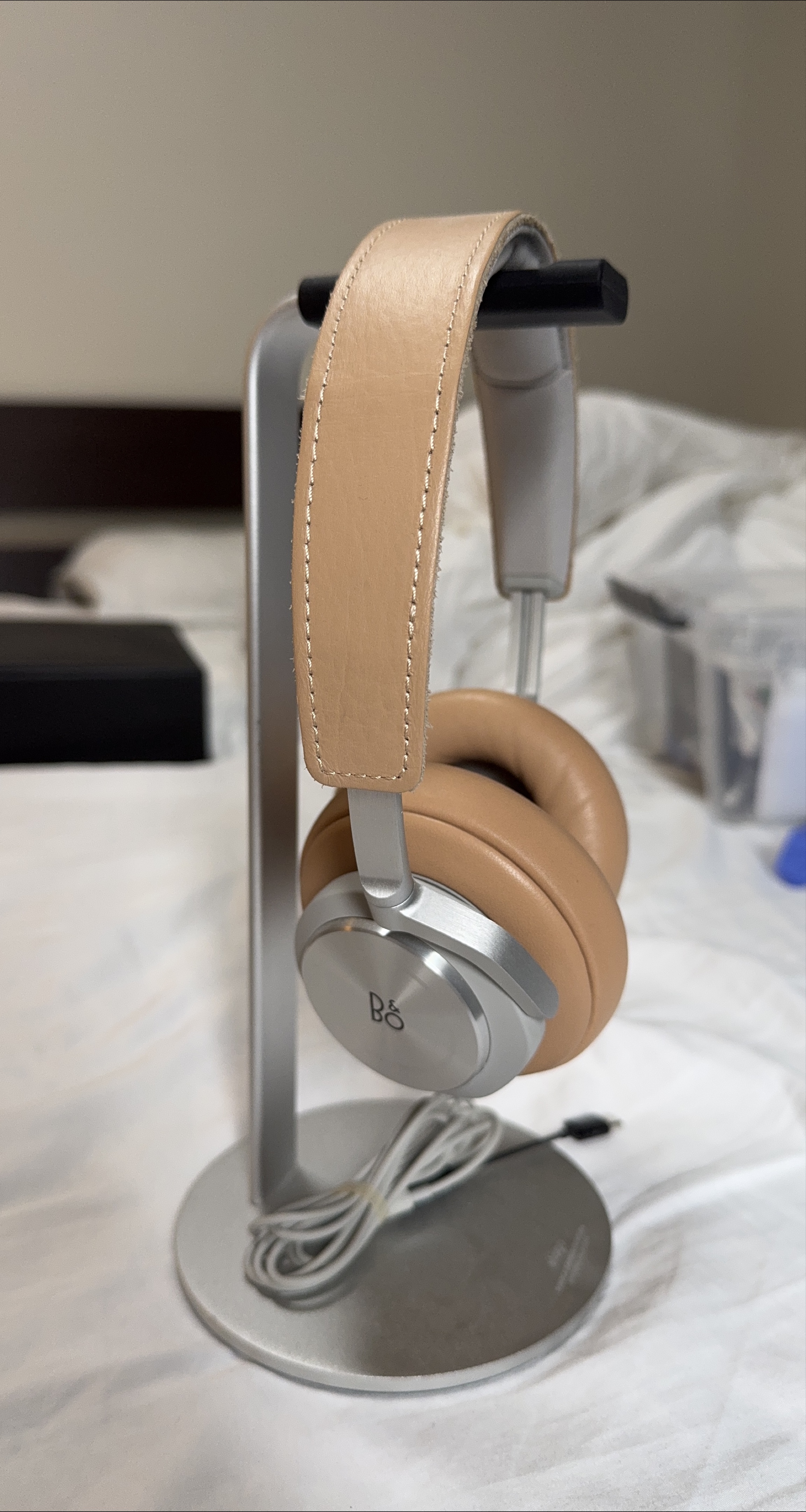 Bang & Olufsen Beoplay H4 2nd Gen Headphones thumbnail