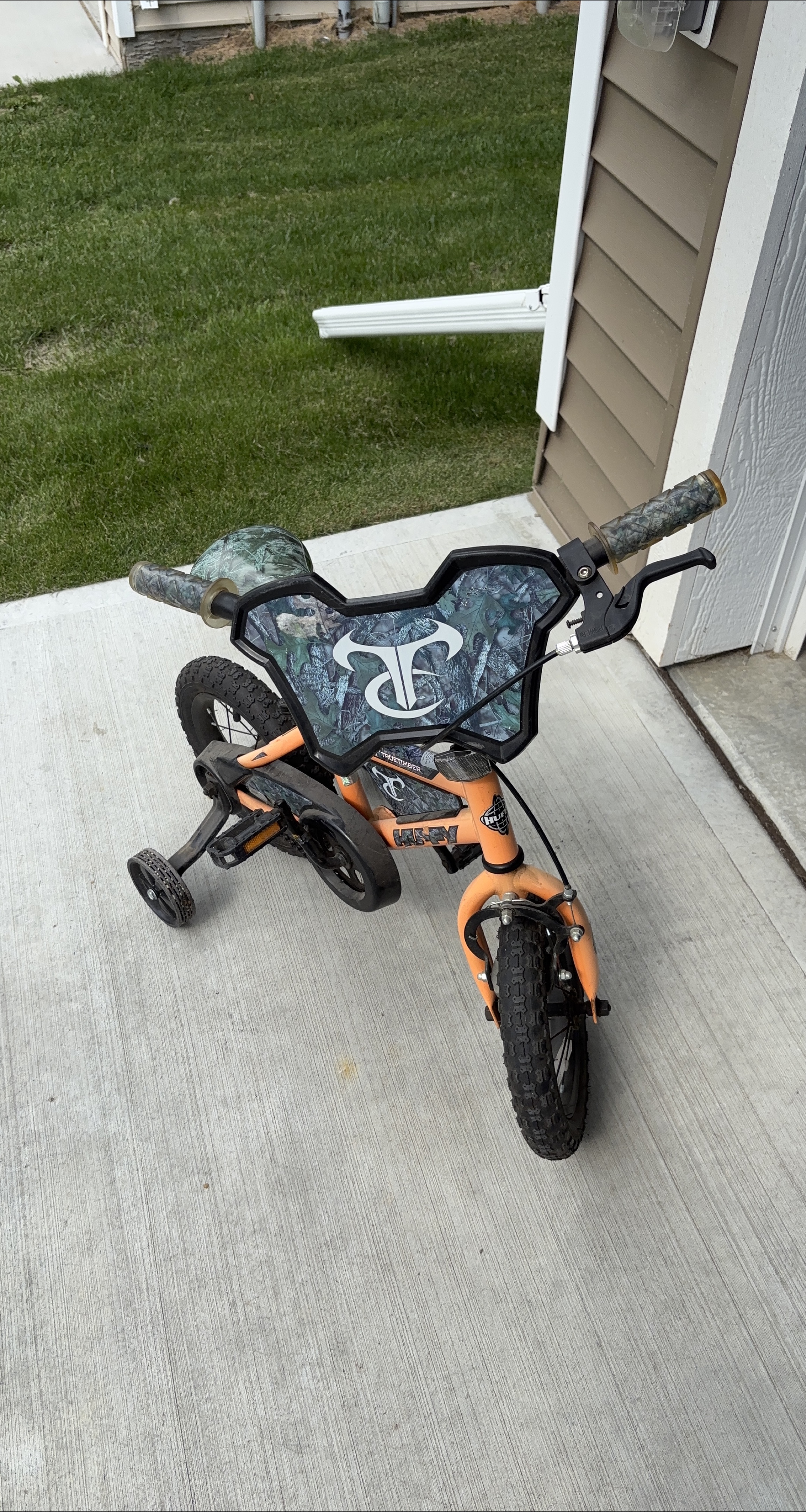 Husky TrueTimber Kids Bike thumbnail