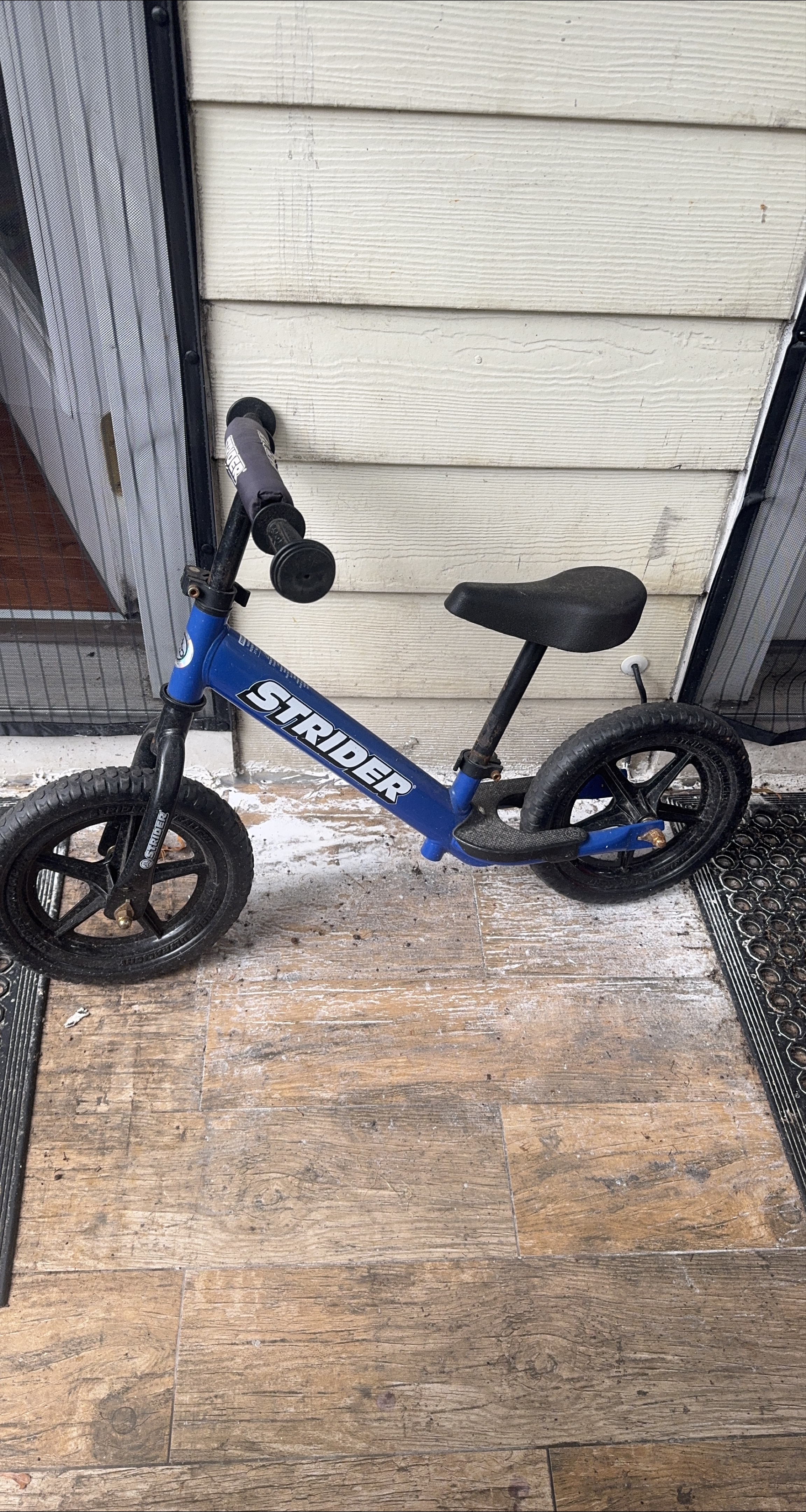 Strider Balance Bike - Blue thumbnail