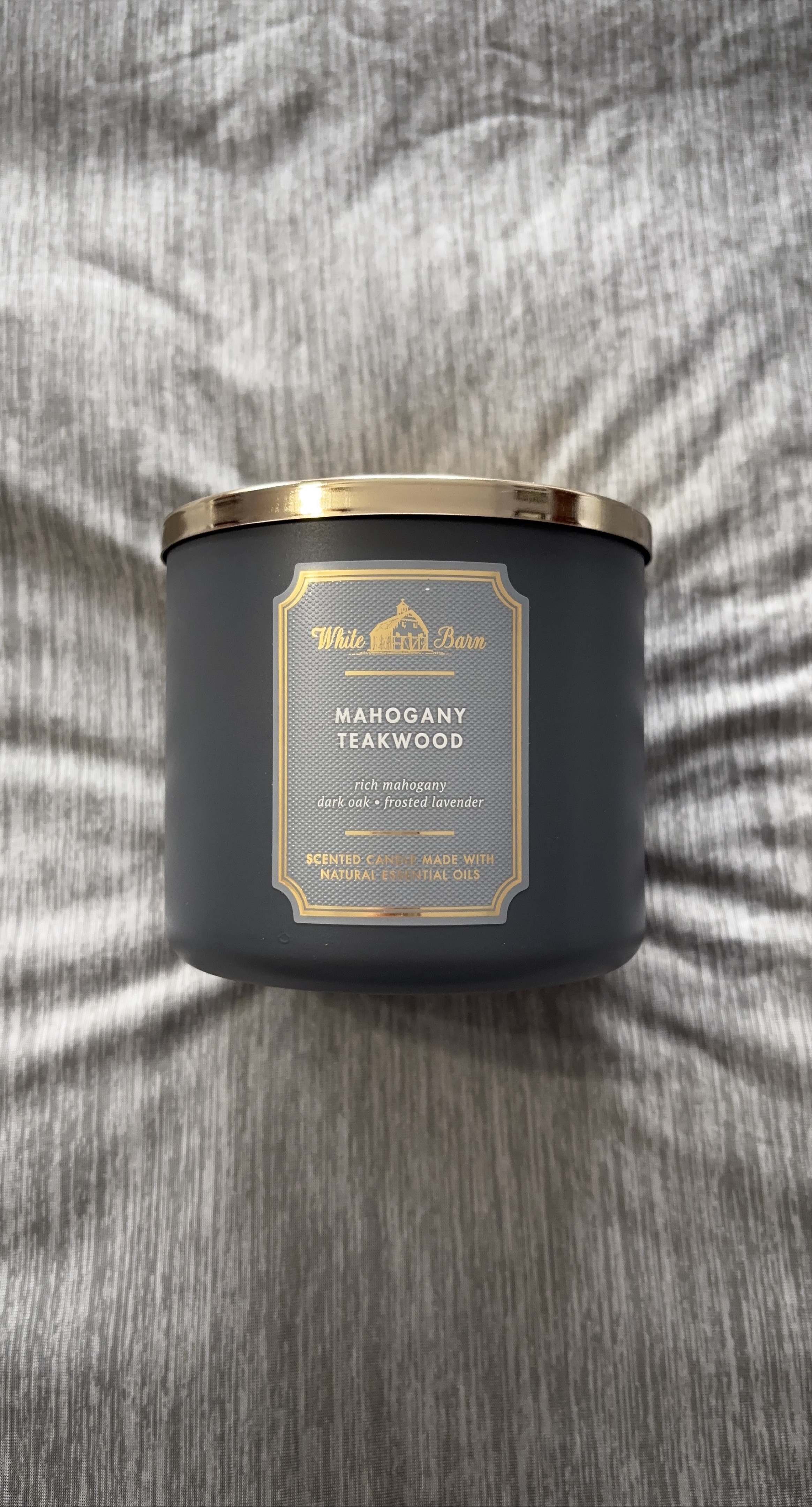 White Barn Mahogany Teakwood Candle thumbnail