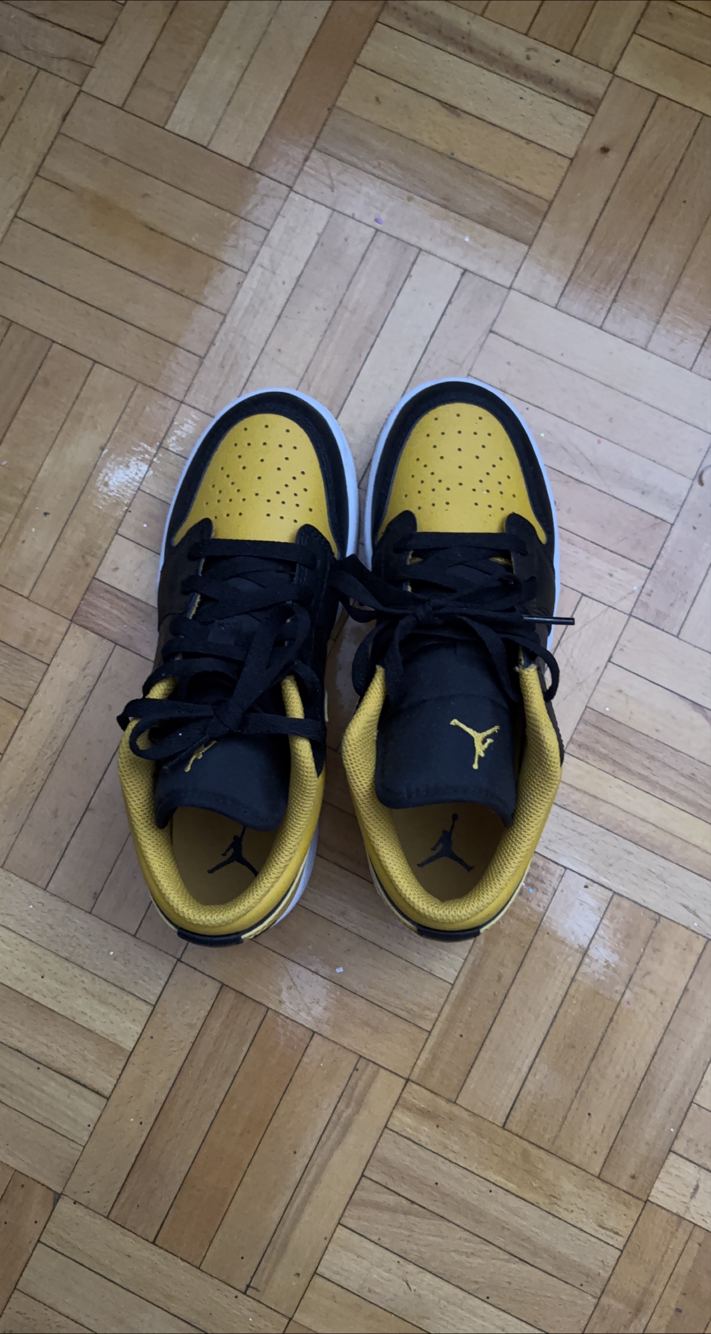 Jordan 1 Low Black/Taxi Yellow Shoes thumbnail