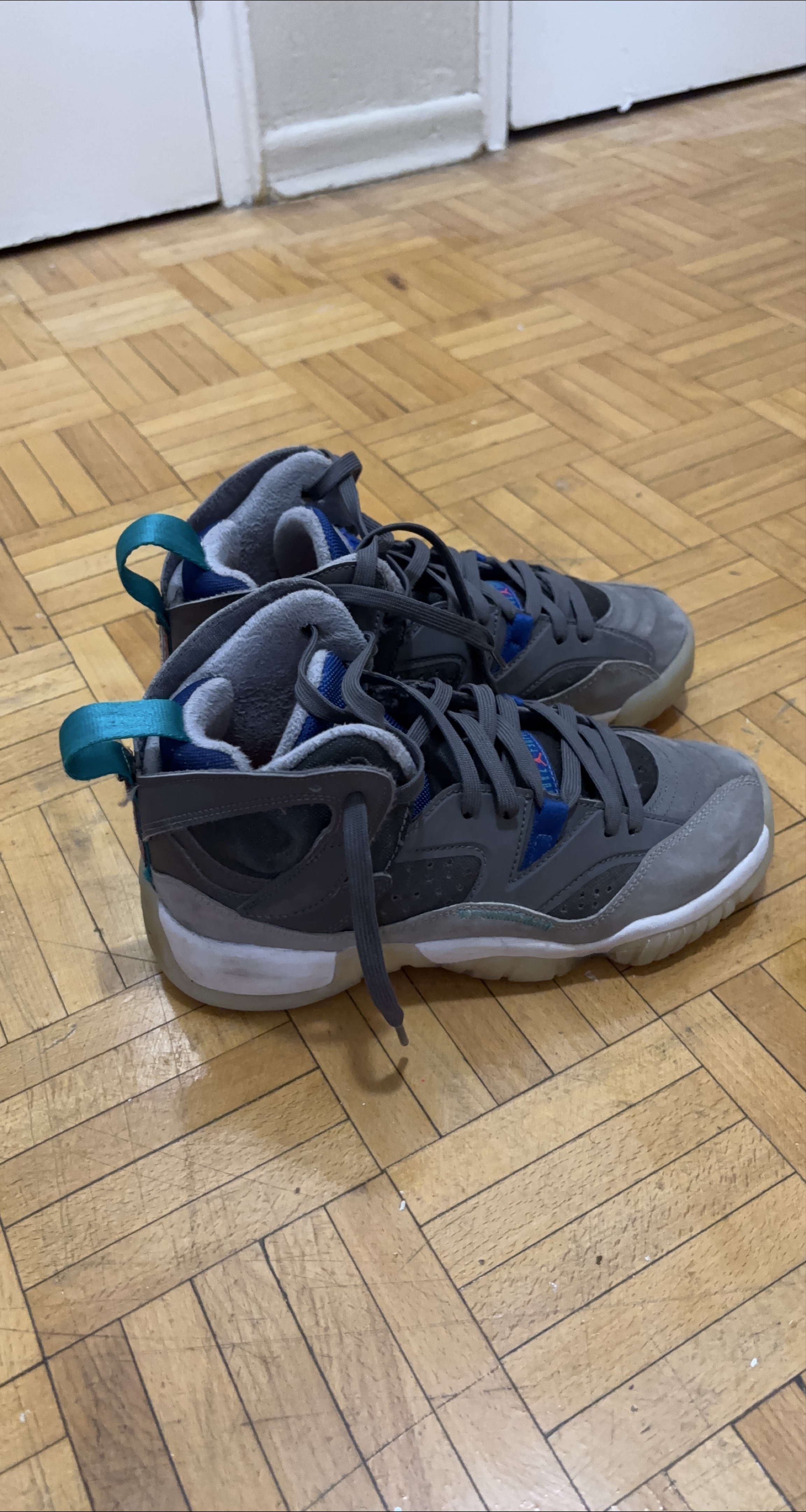 Jordan Flight Club '91 Grey Sneakers thumbnail