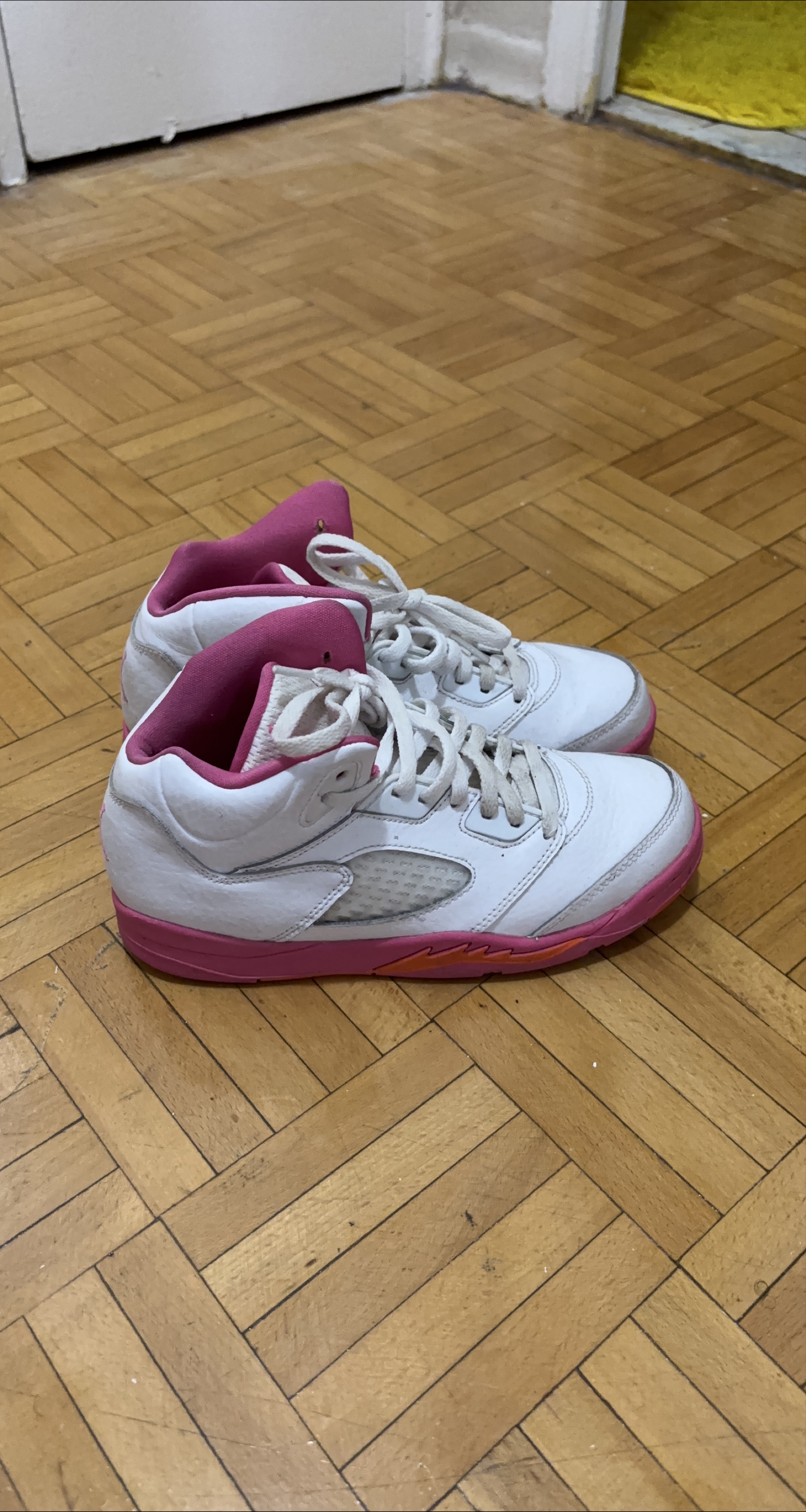 Jordan 5 Retro White/Pink Shoes thumbnail