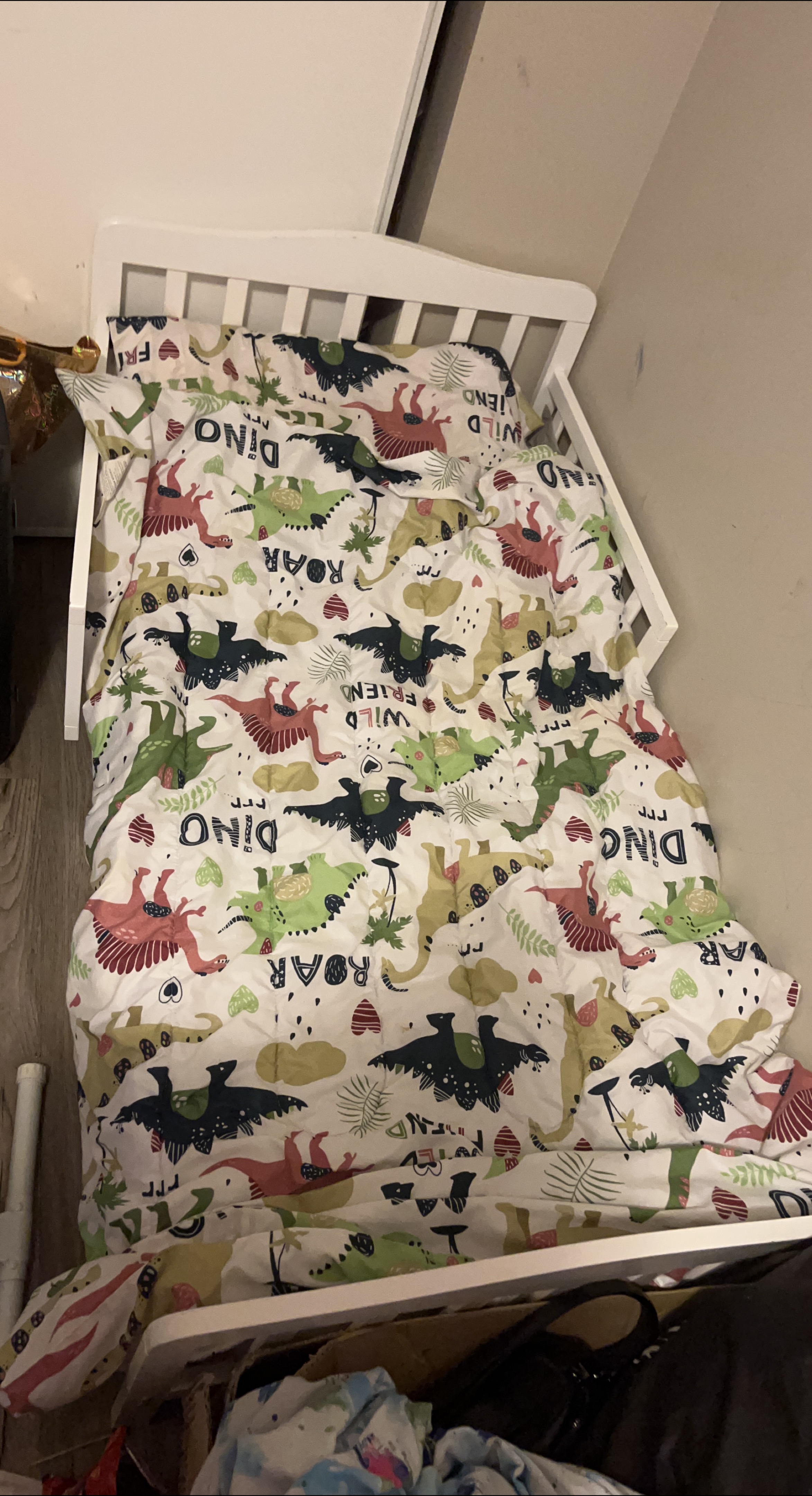 Dinosaur Print Toddler Bedding Set thumbnail