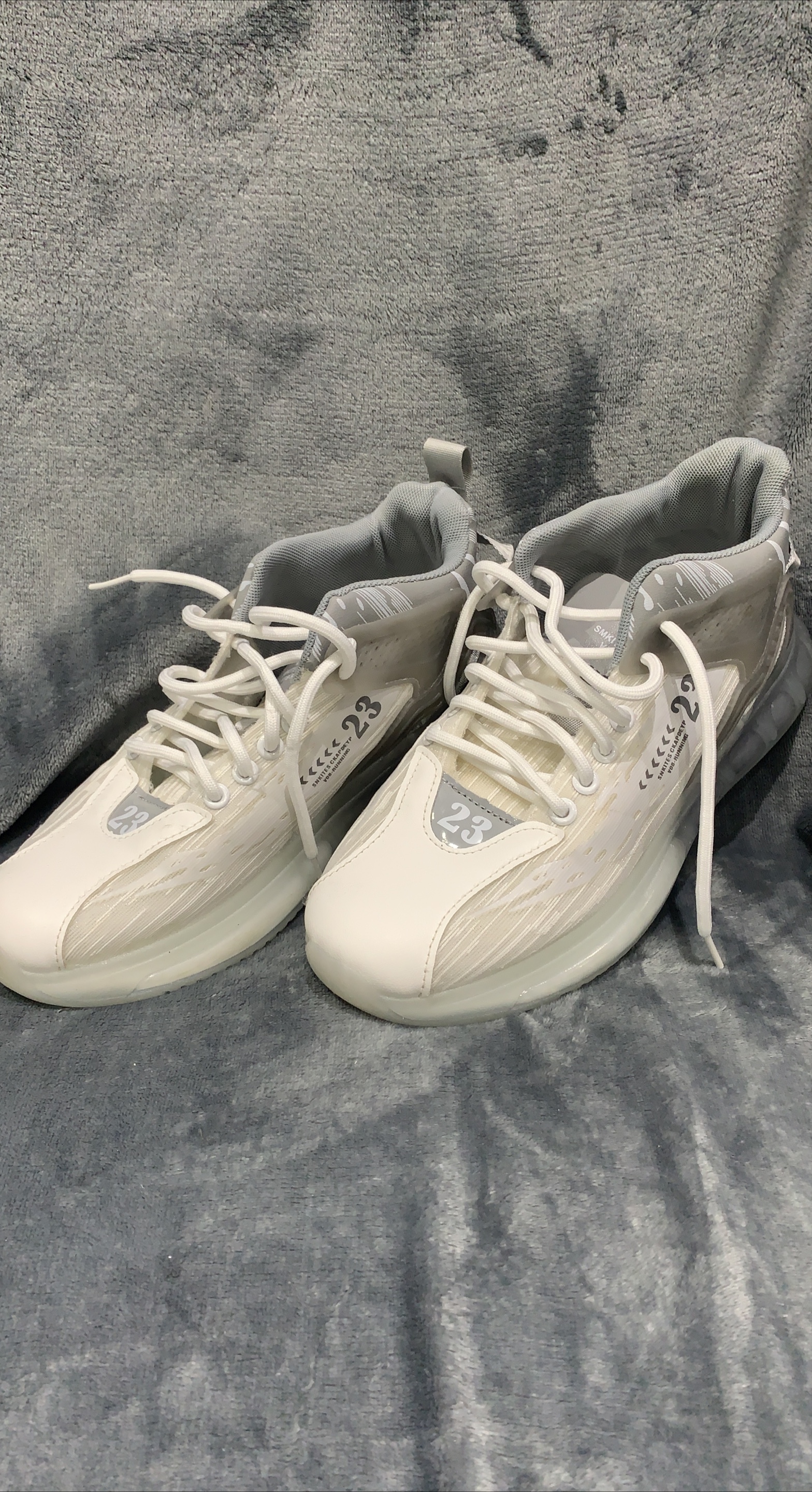 White Fashion Sneakers thumbnail
