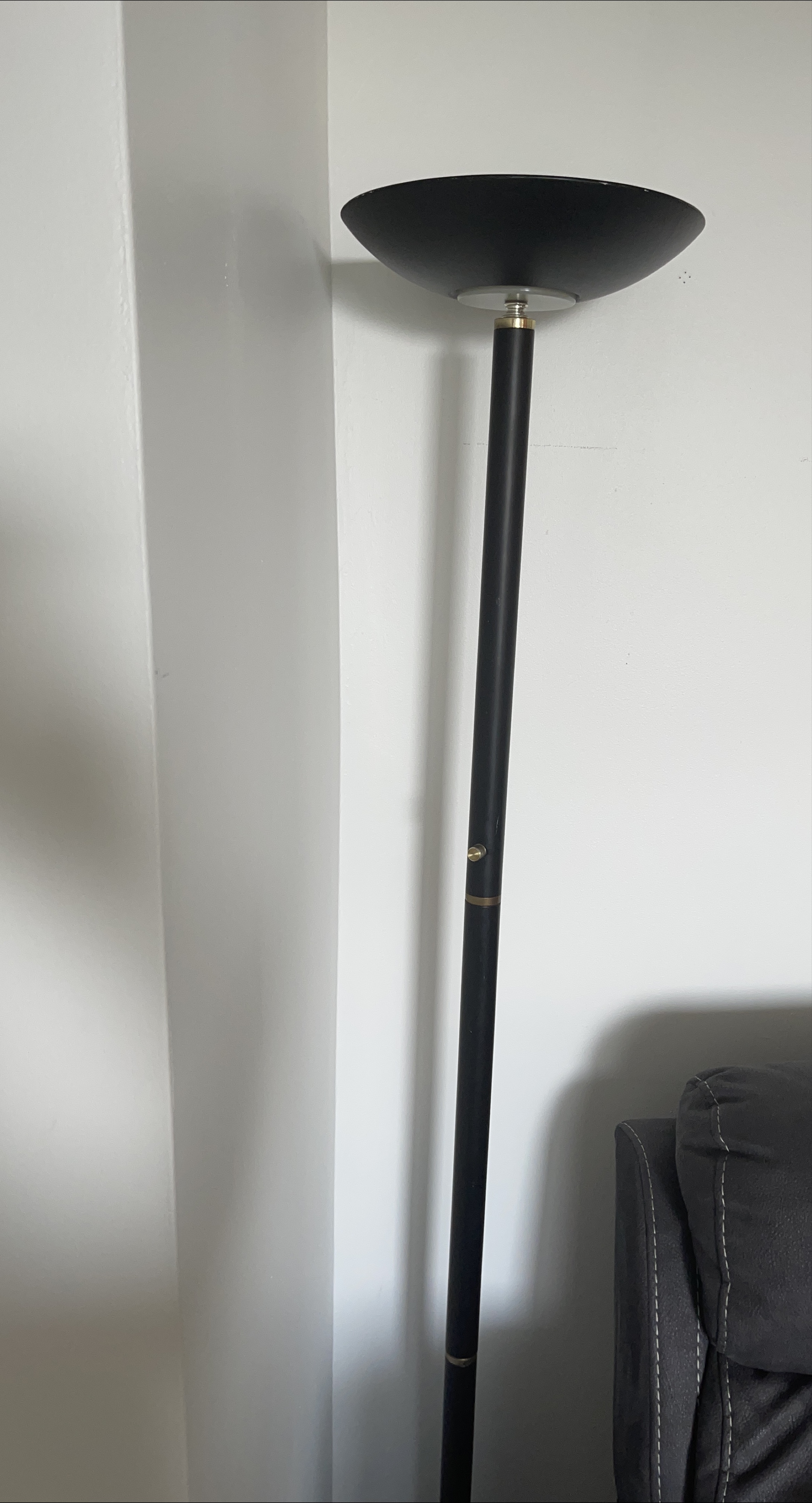 Black Floor Lamp thumbnail