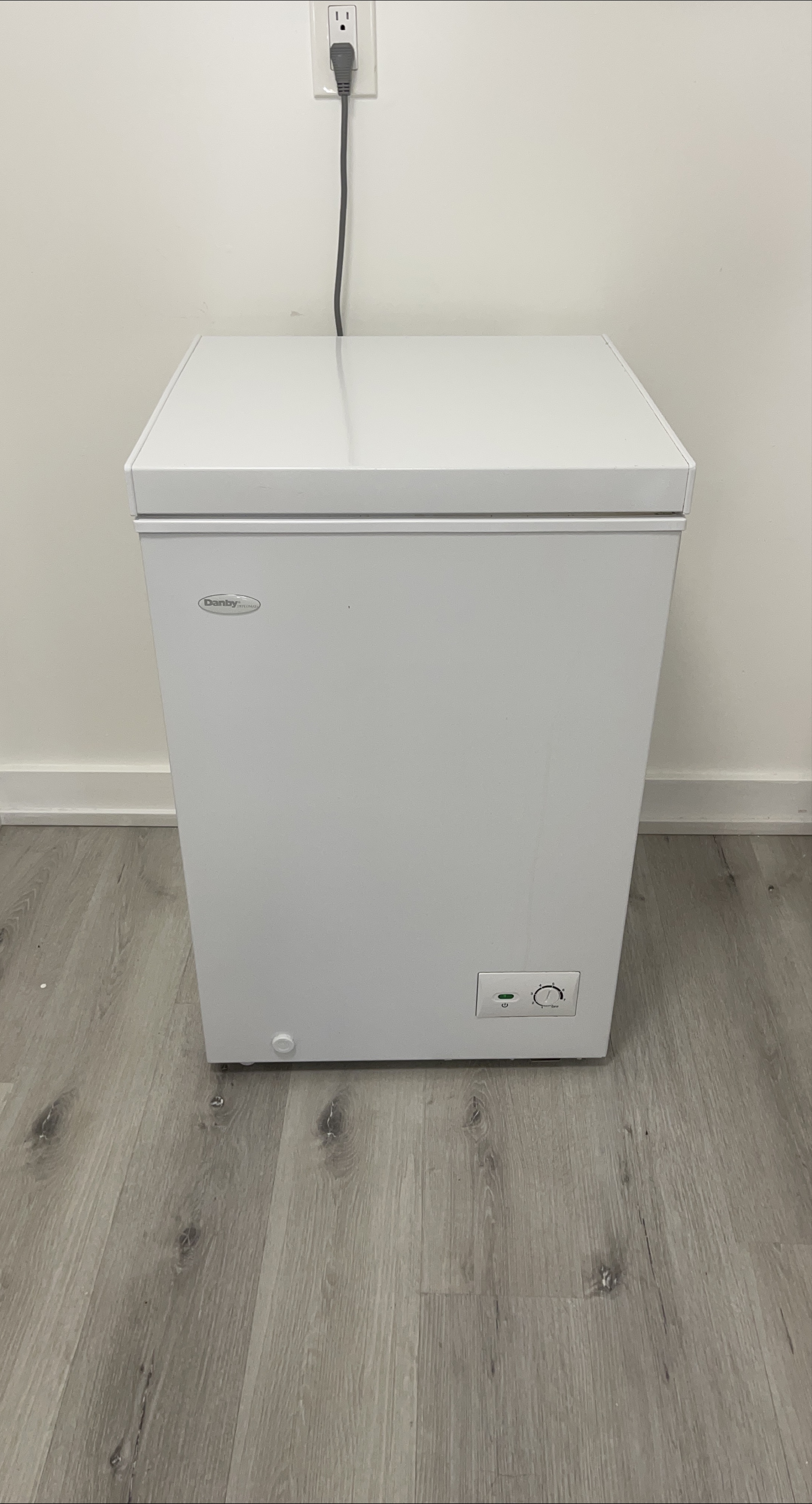 Danby Chest Freezer - White thumbnail