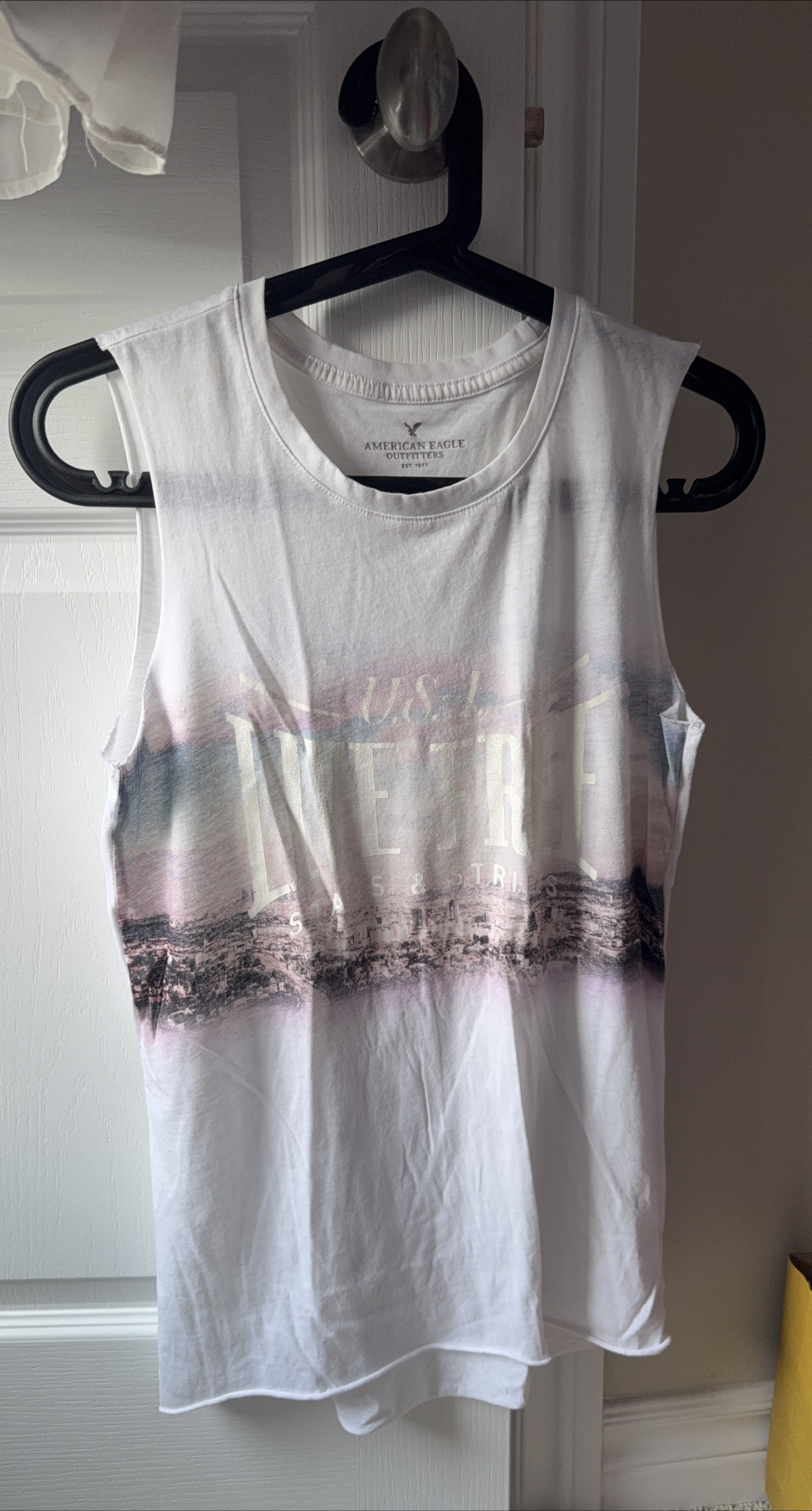 American Eagle Outfitters White Tank Top thumbnail