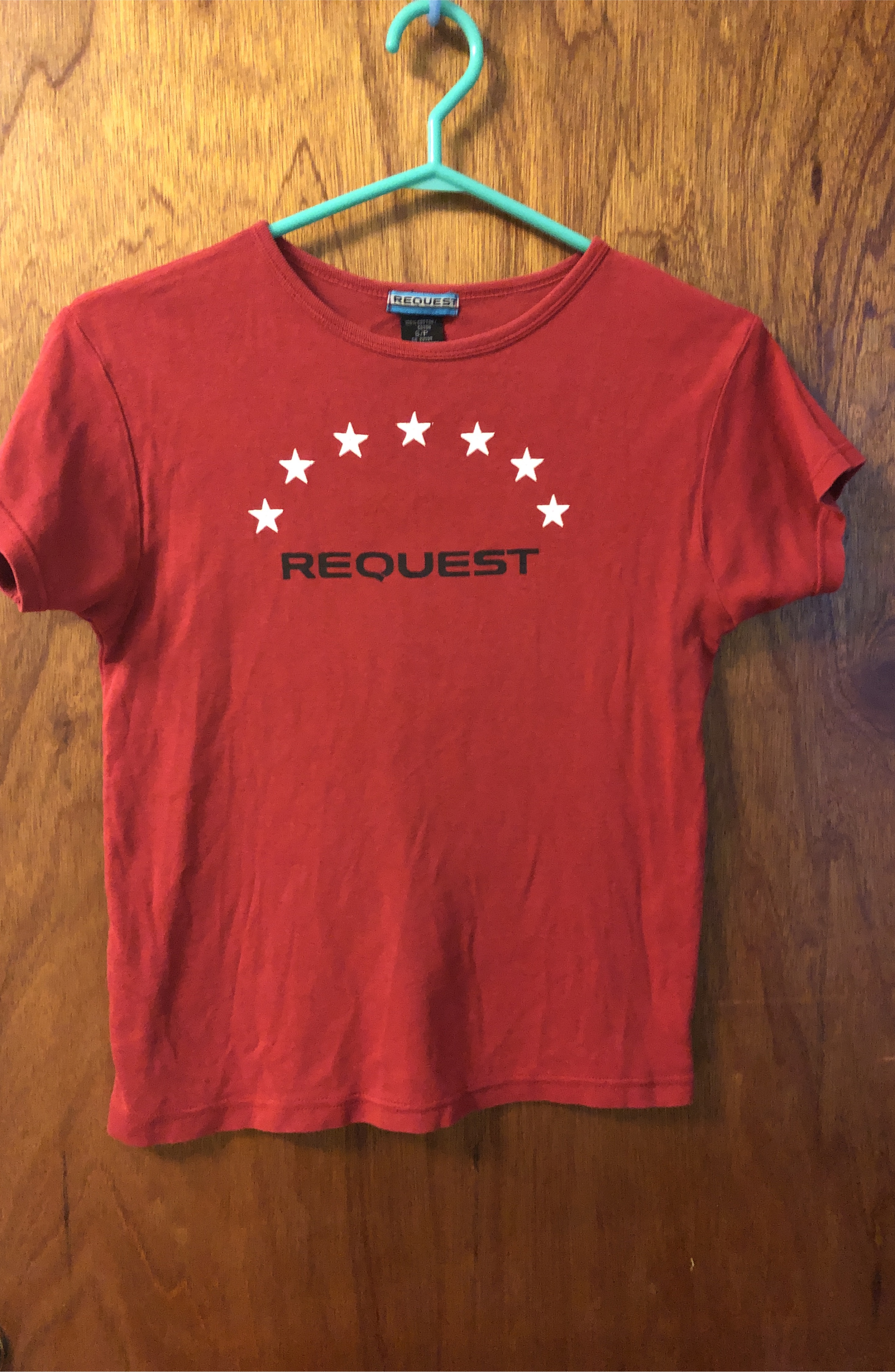 🇨🇦Request Red Star T-Shirt - Size S🇨🇦🆓 thumbnail