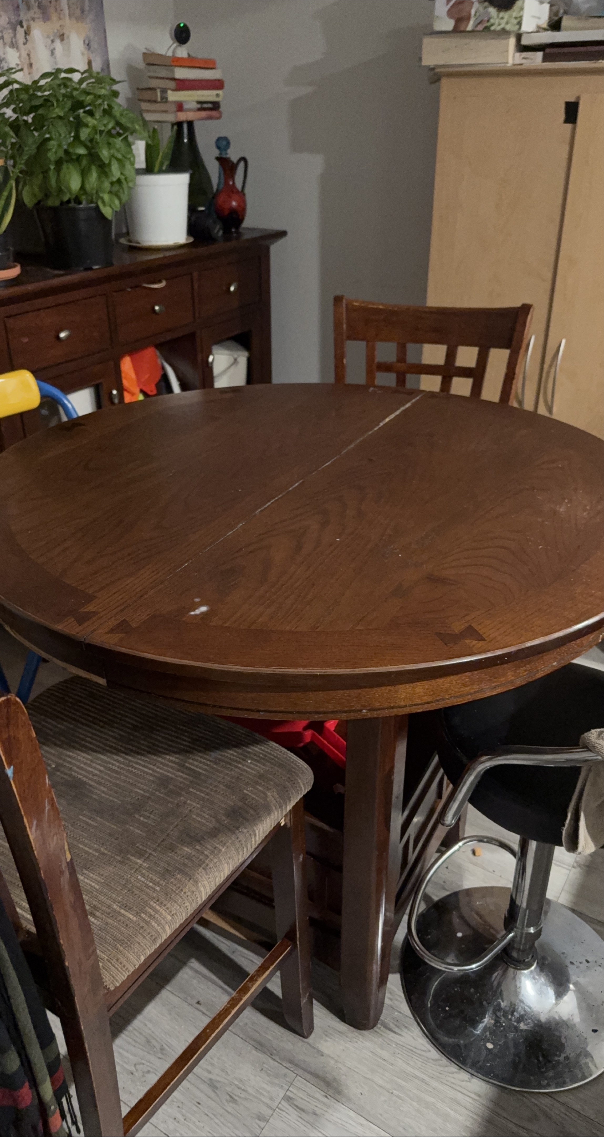 Round wooden table thumbnail