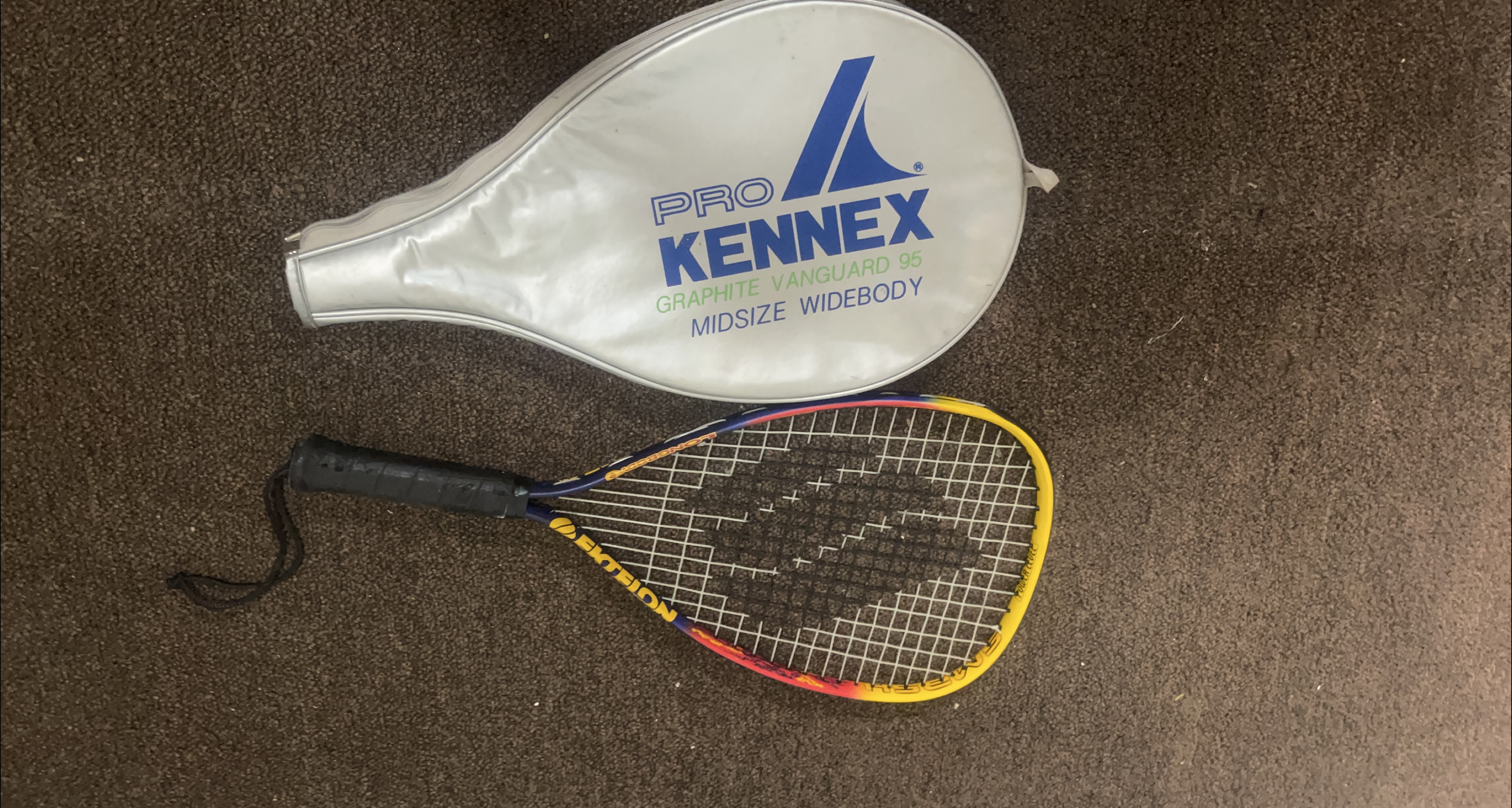 Pro Kennex Graphite Vanguard 95 Racquetball Racket thumbnail