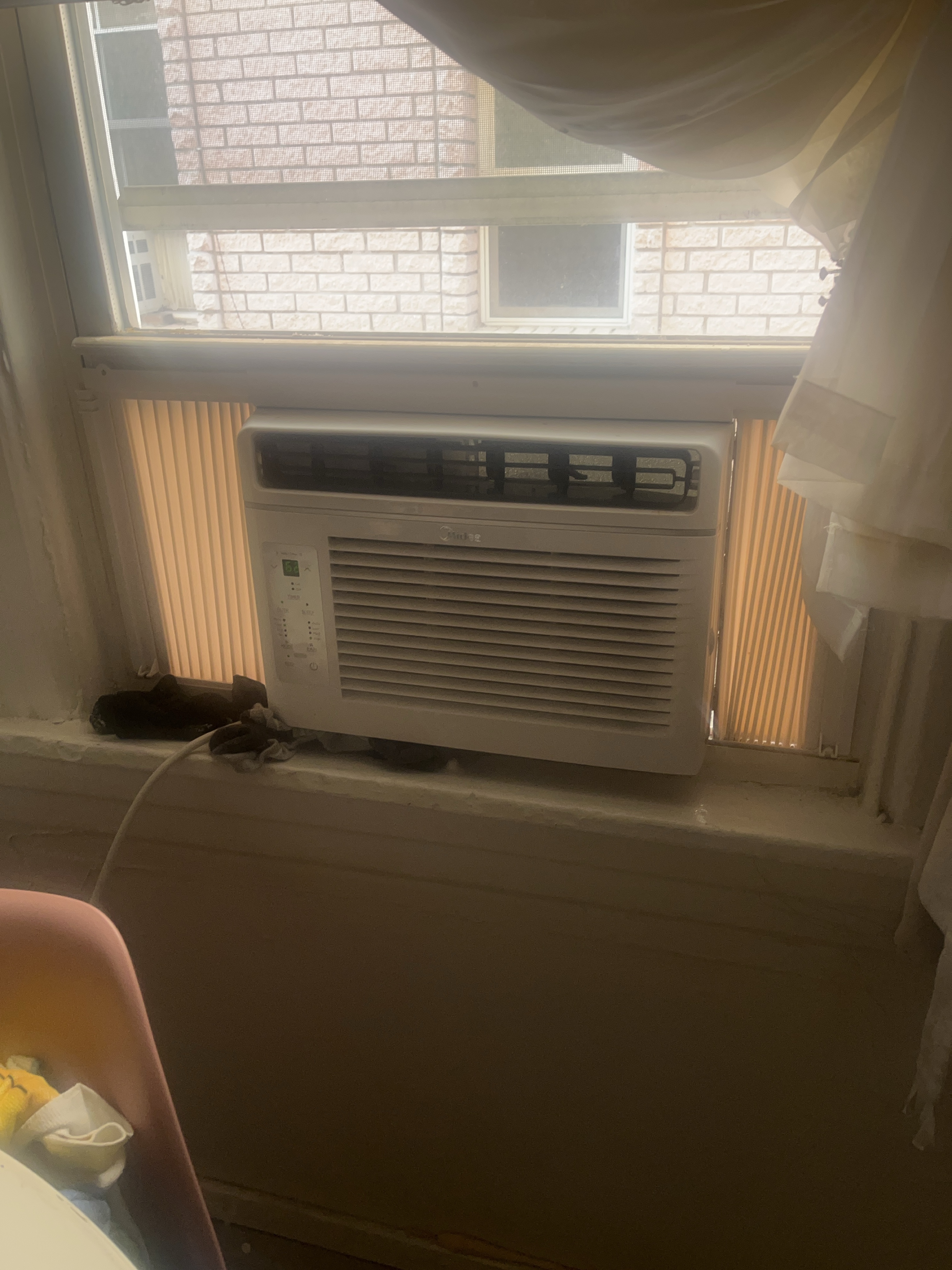Midea Window Air Conditioner thumbnail