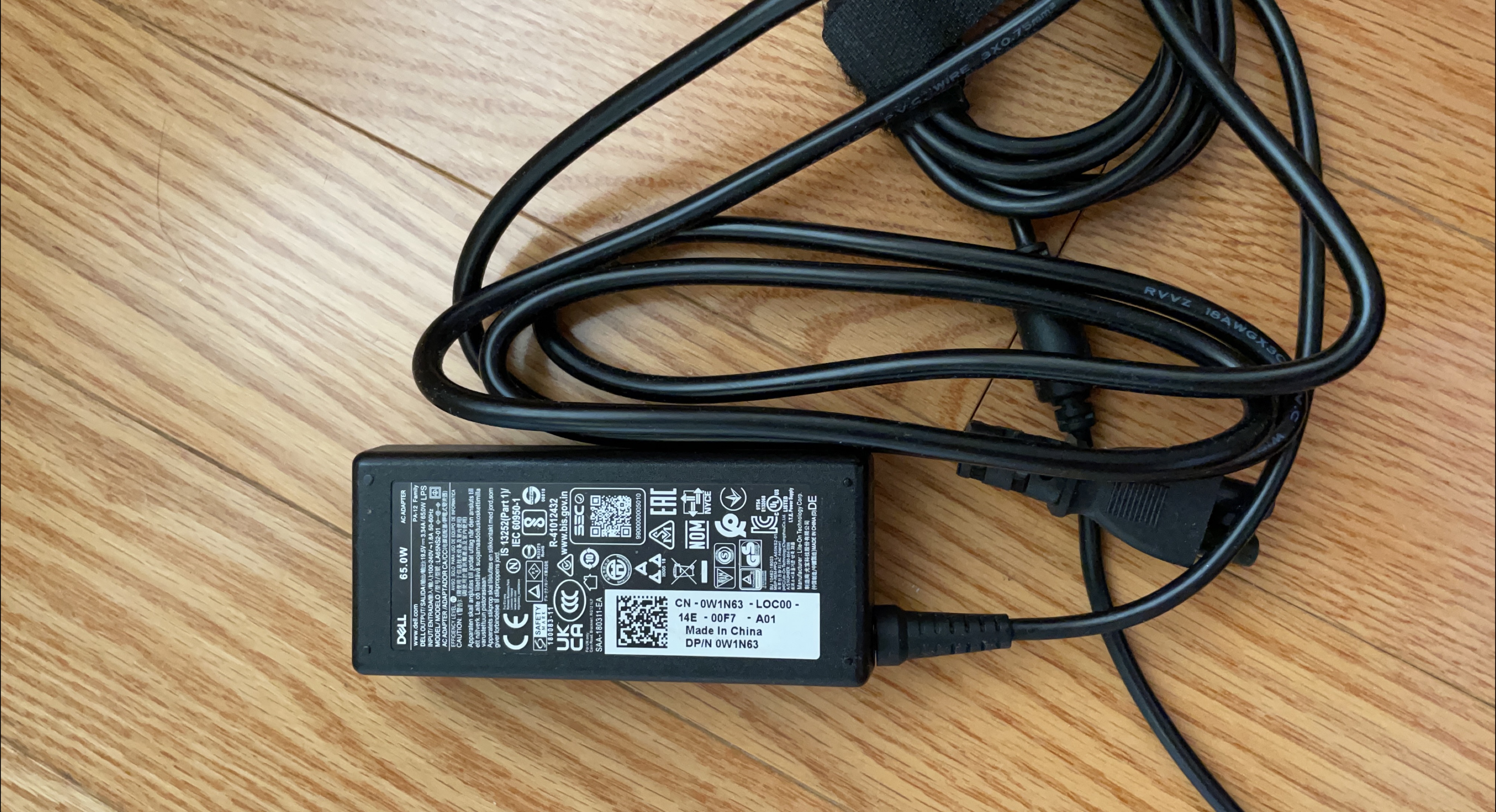 Dell 65W Laptop Charger thumbnail