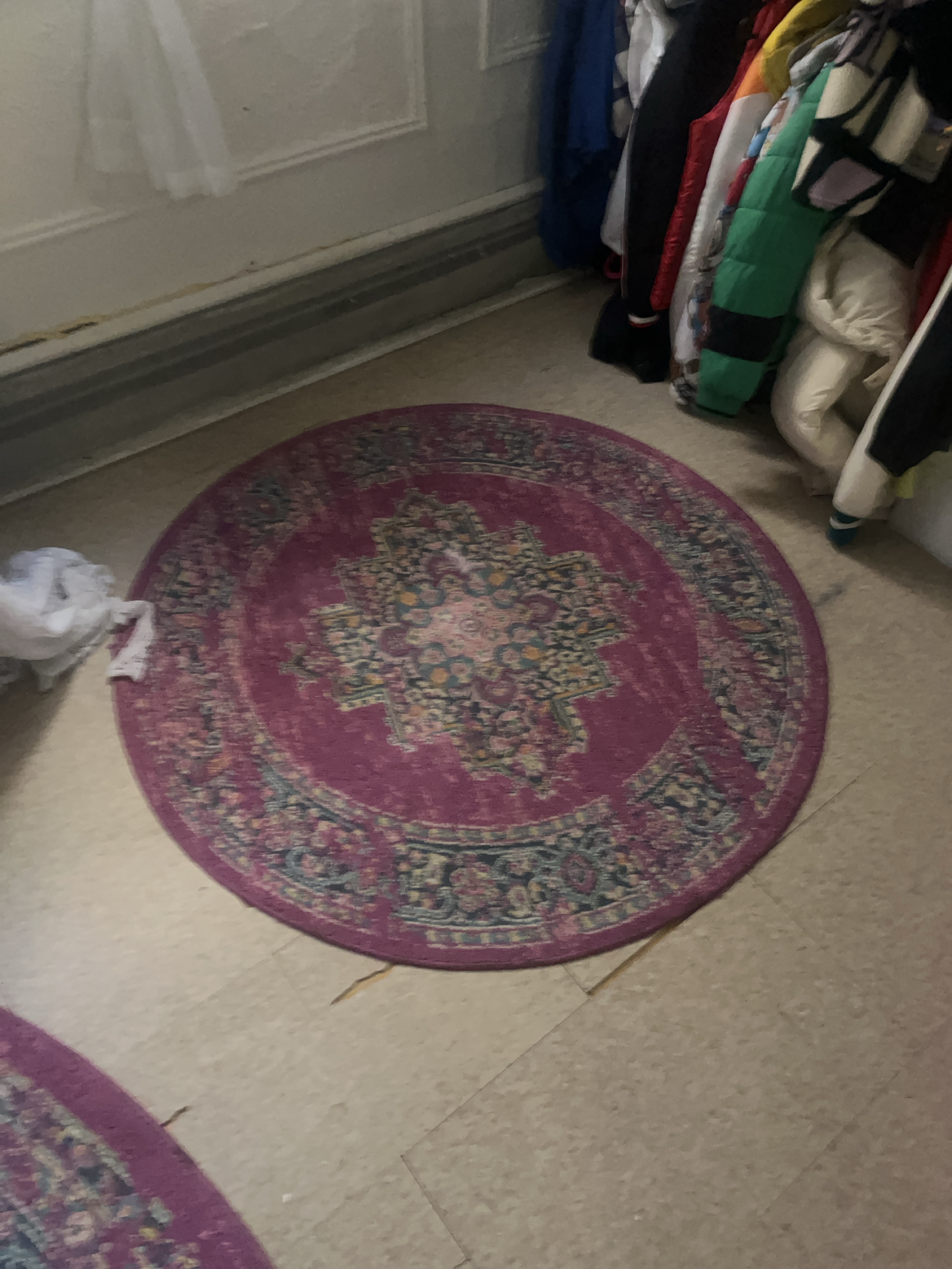 Round patterned rug thumbnail