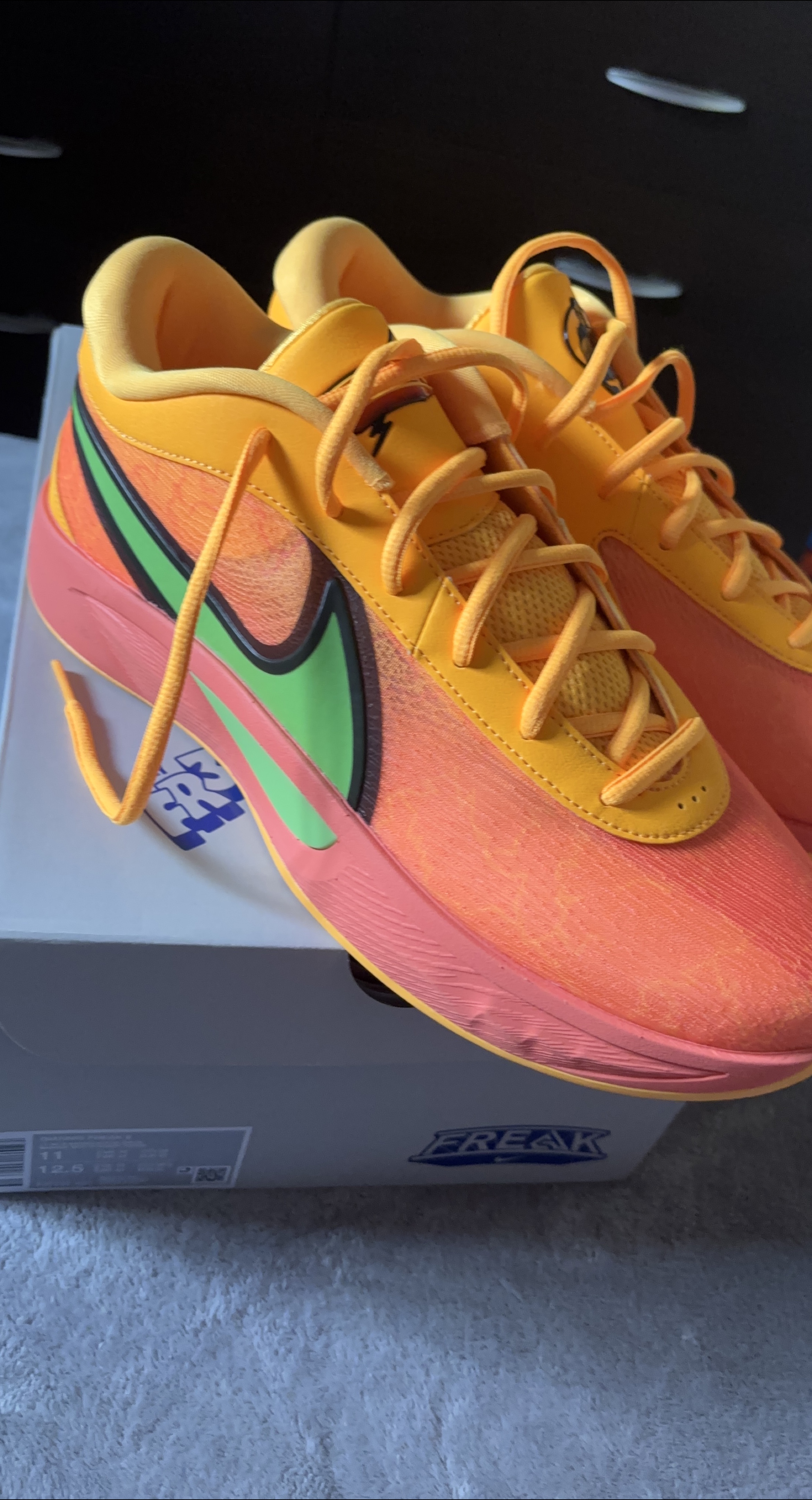 Nike Freak 5 Basketball Shoes - Size 11 thumbnail