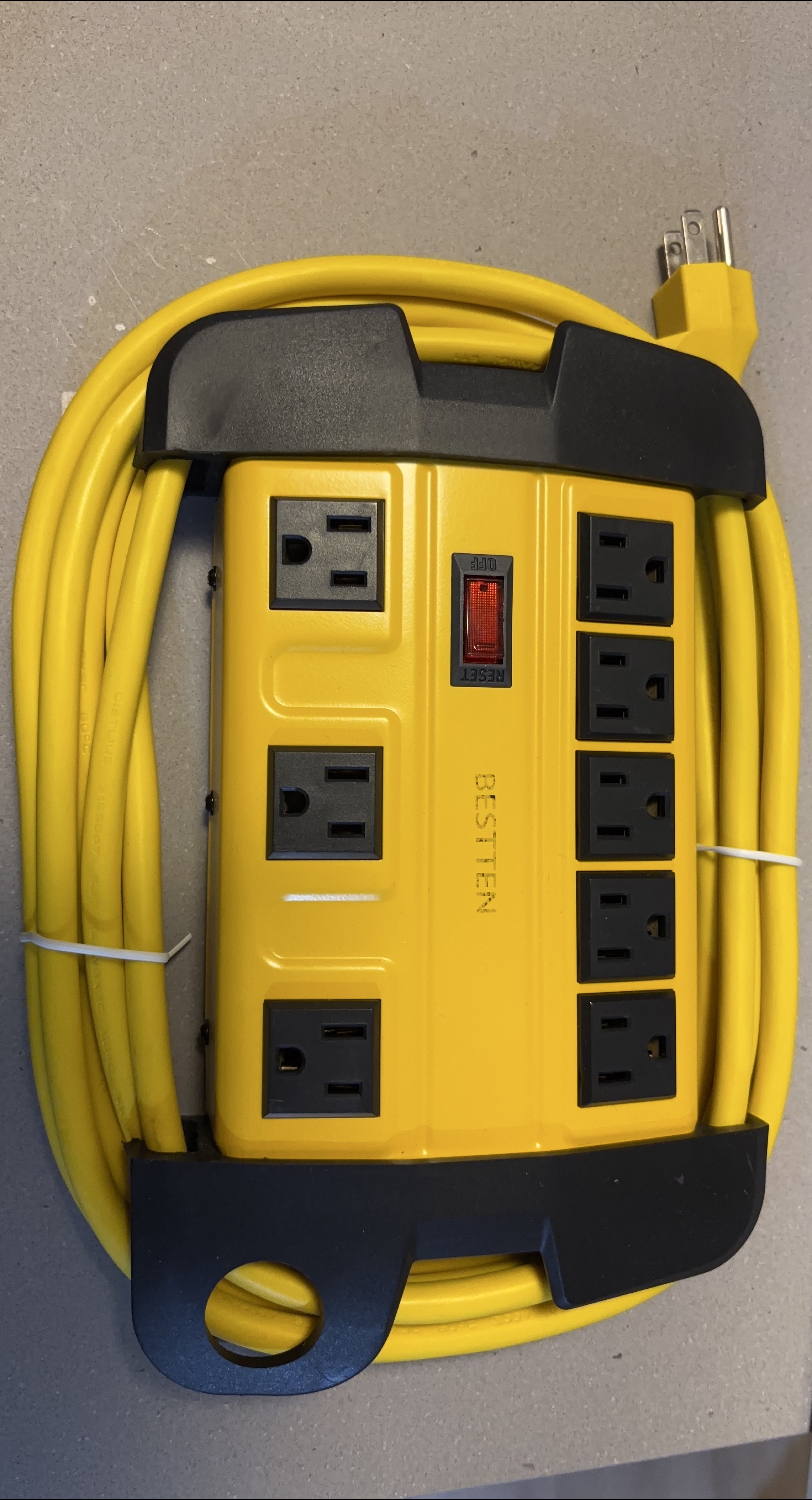BESTTEN Yellow Extension Cord Reel thumbnail