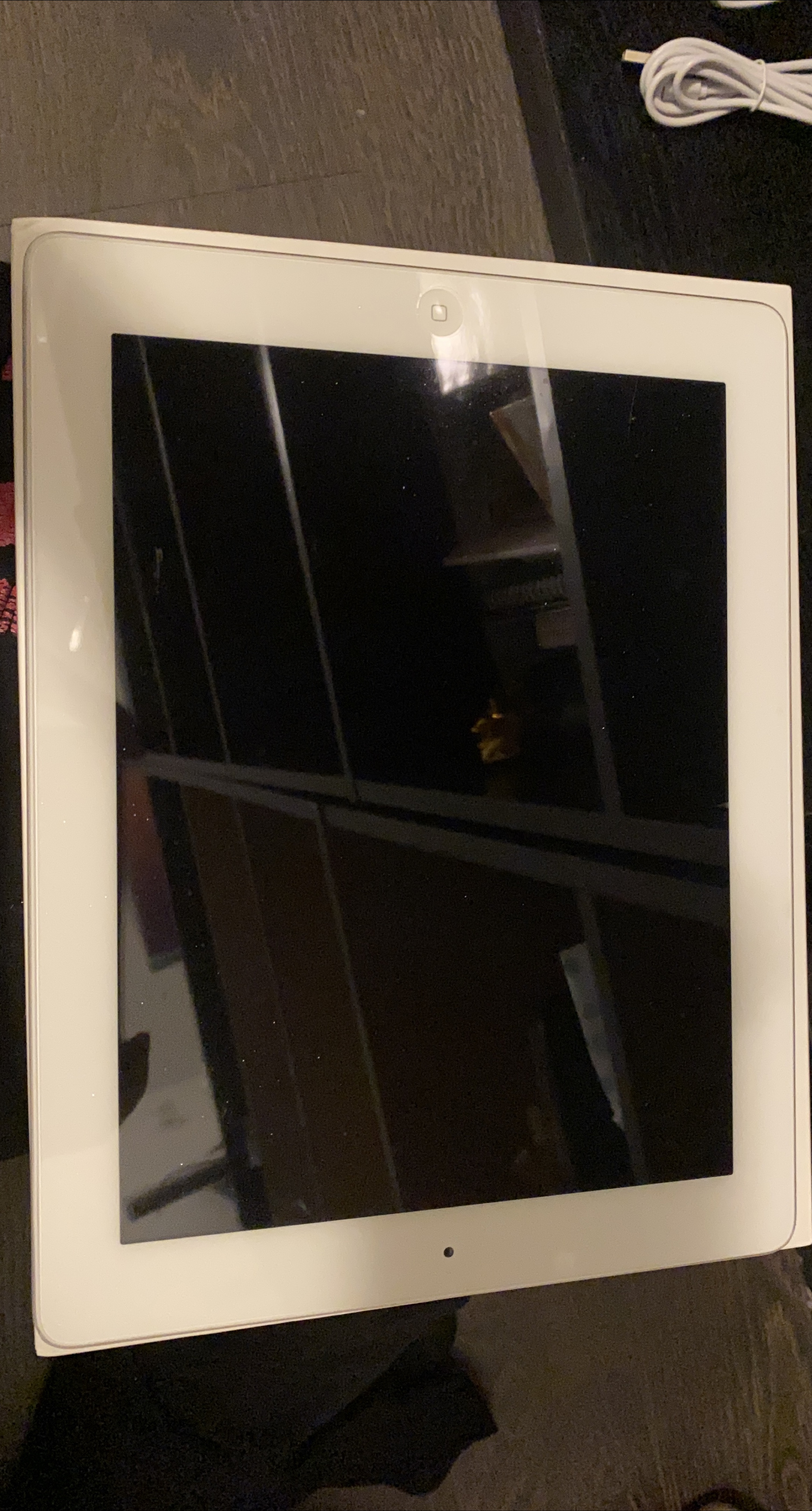 White IPad FOR PARTS thumbnail