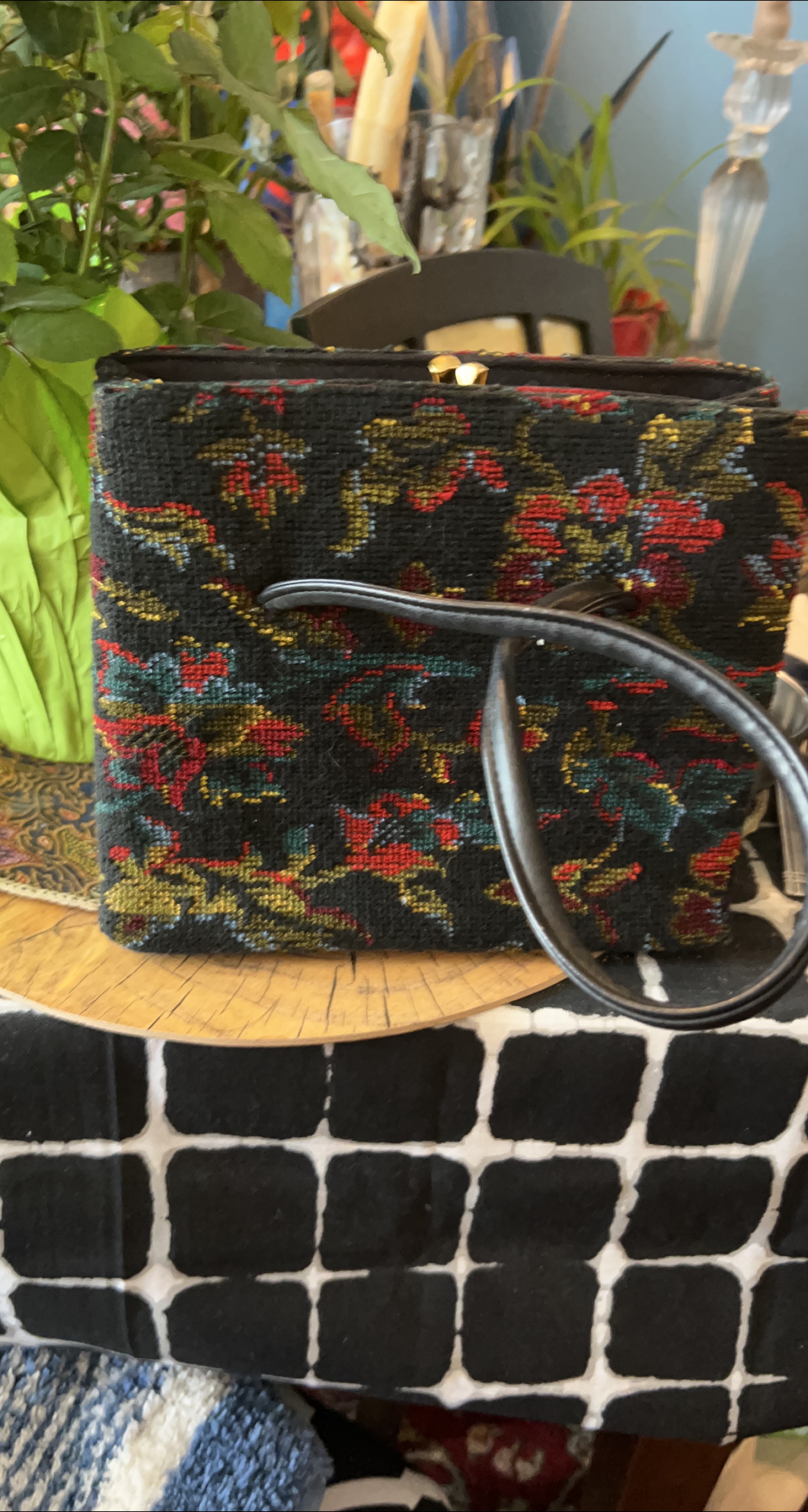 Vintage Floral Tapestry Handbag thumbnail