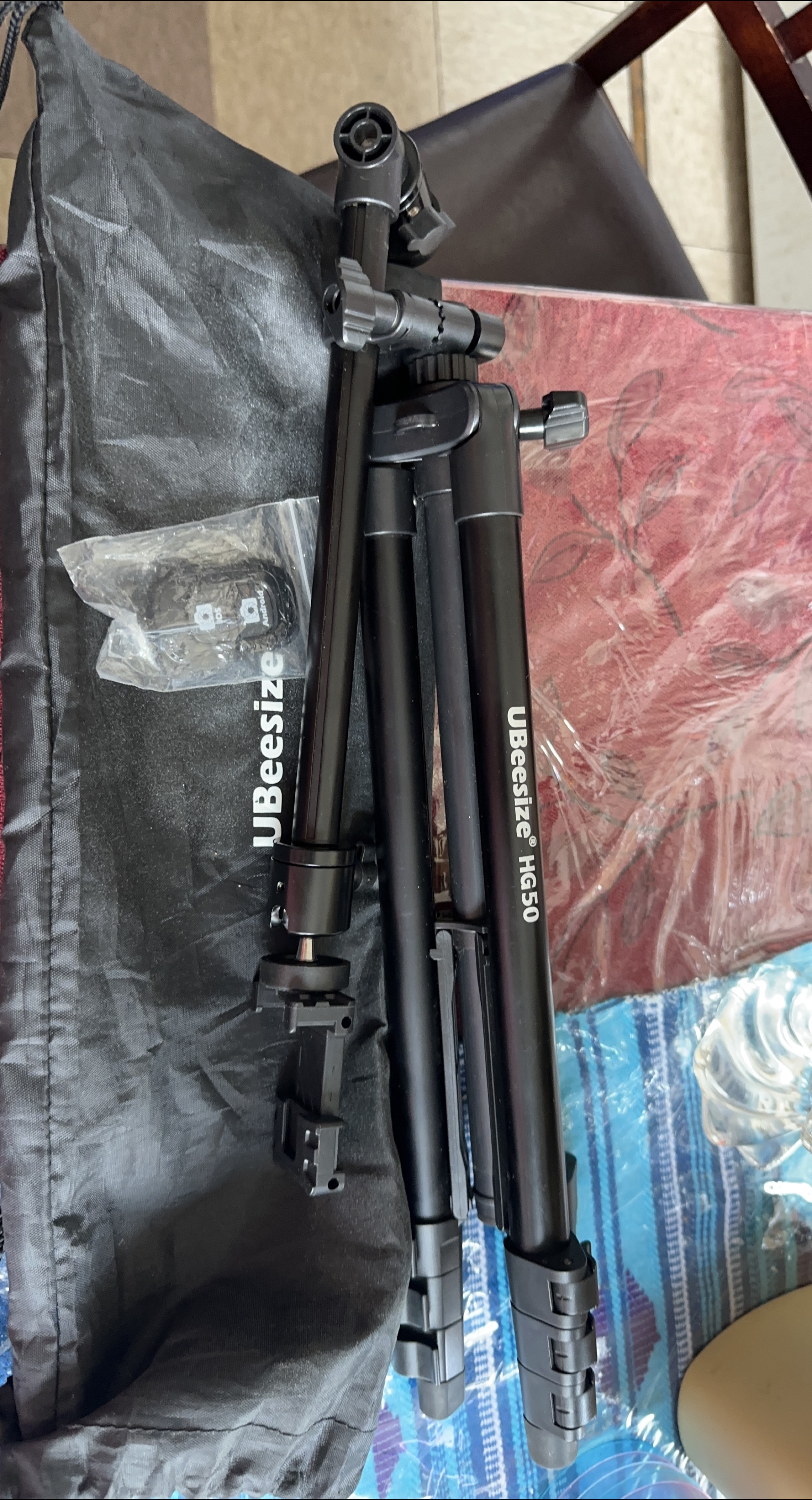UBeesize HG50 Tripod with Remote thumbnail