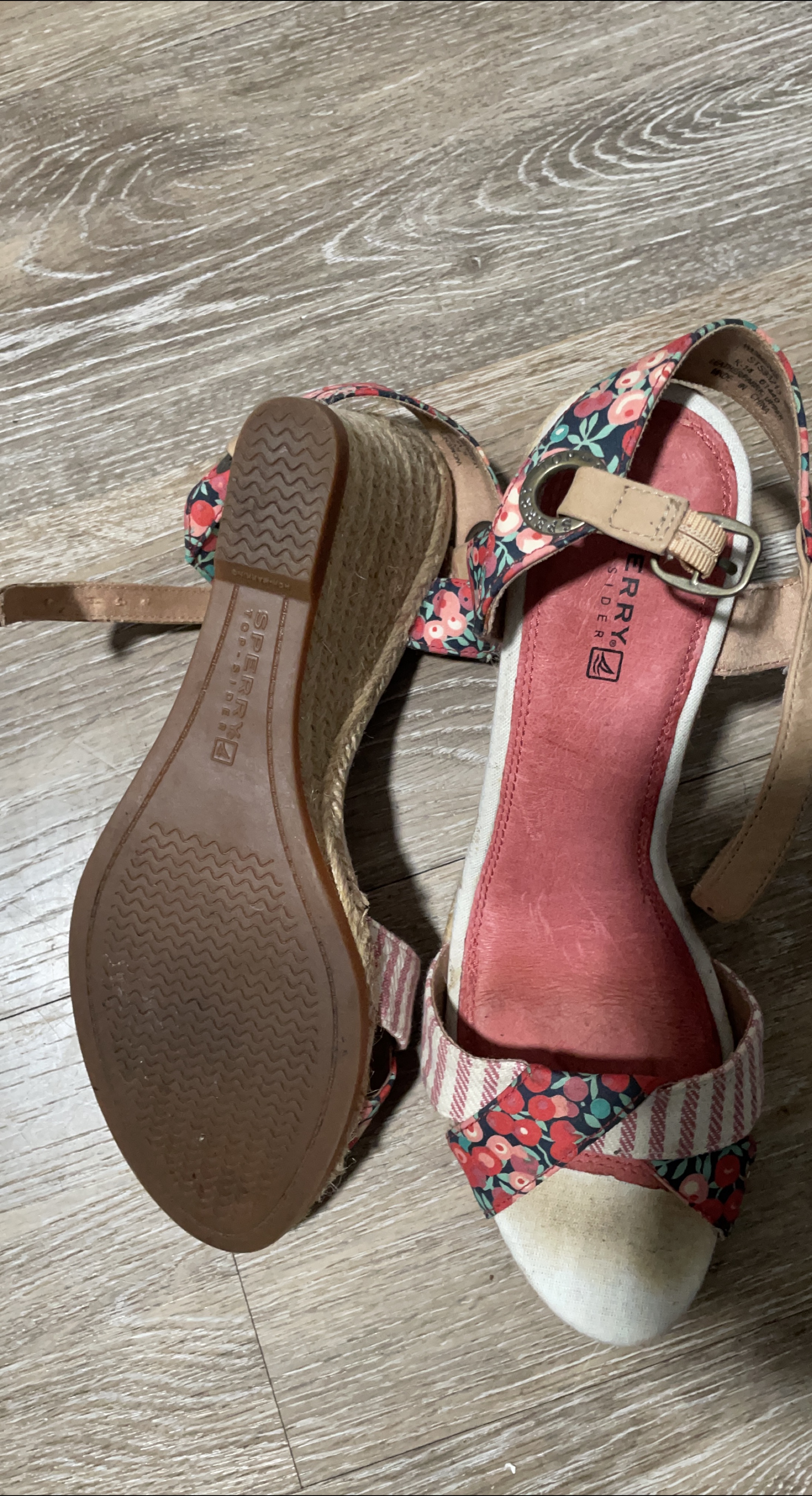 Sperry Top-Sider Floral Wedge Sandals - Size 9M thumbnail