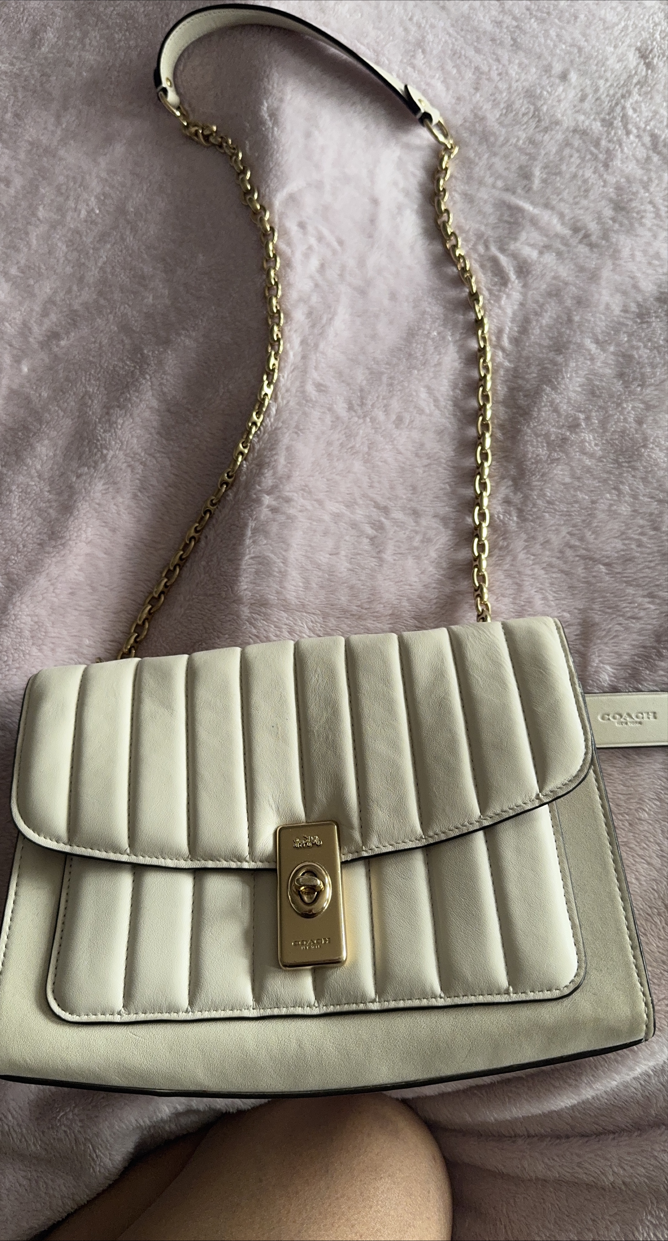 Coach White Leather Shoulder Bag thumbnail