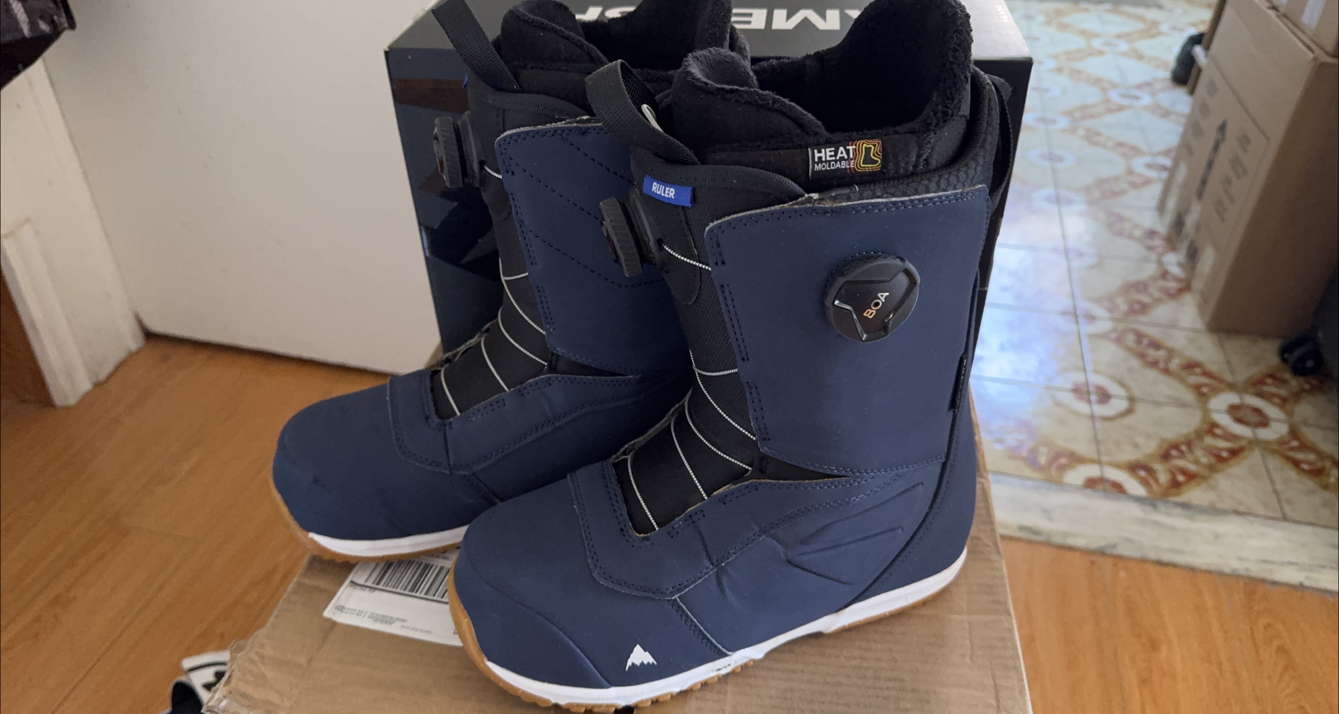 Burton Ruler BOA Snowboard Boots Size 9.5 thumbnail