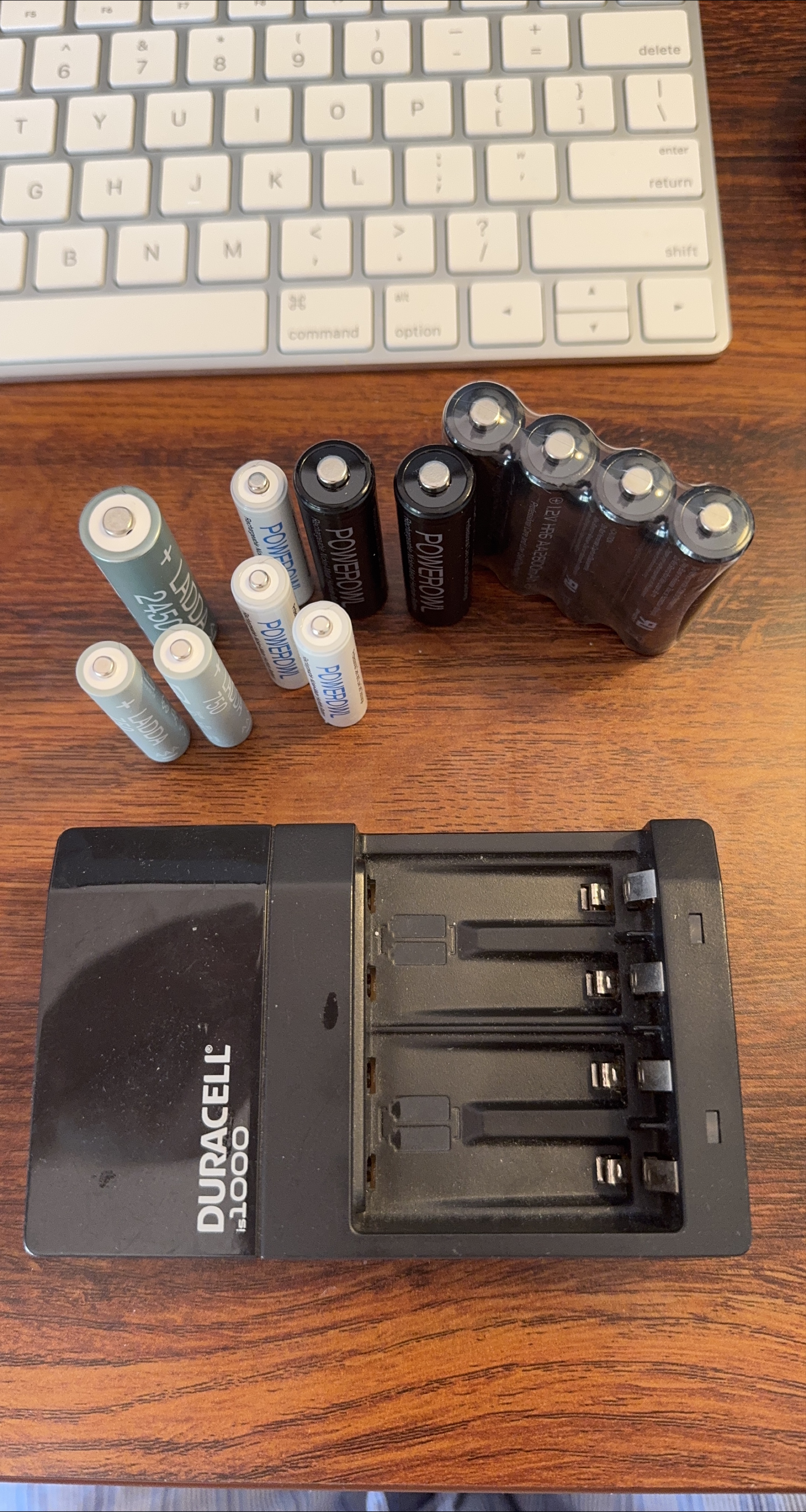 Duracell Battery Charger with Ladda & Powerowl Batteries thumbnail