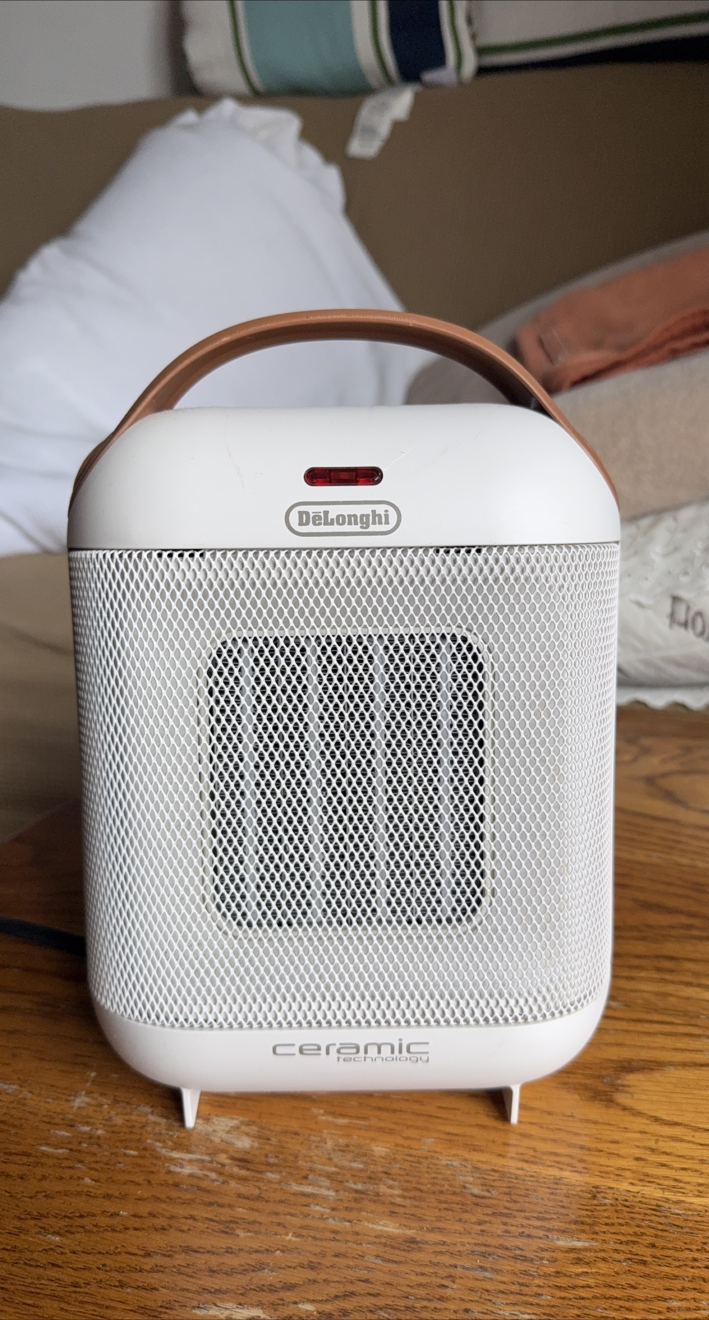 DeLonghi Ceramic Technology Portable Heater thumbnail